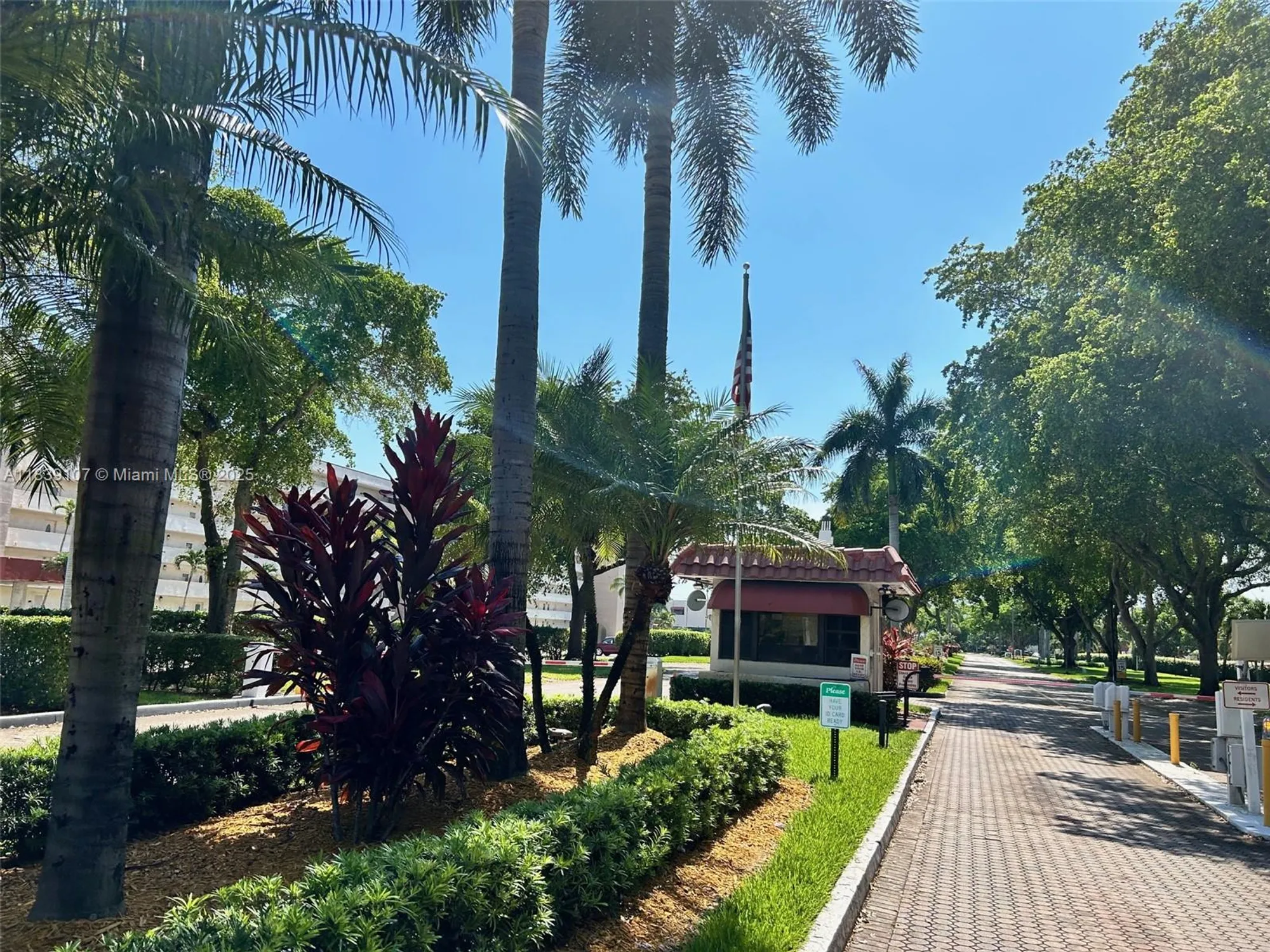 Property Slideshow image 54 of 67 | 371 s hollybrook dr 308, Pembroke Pines, FL, 33025