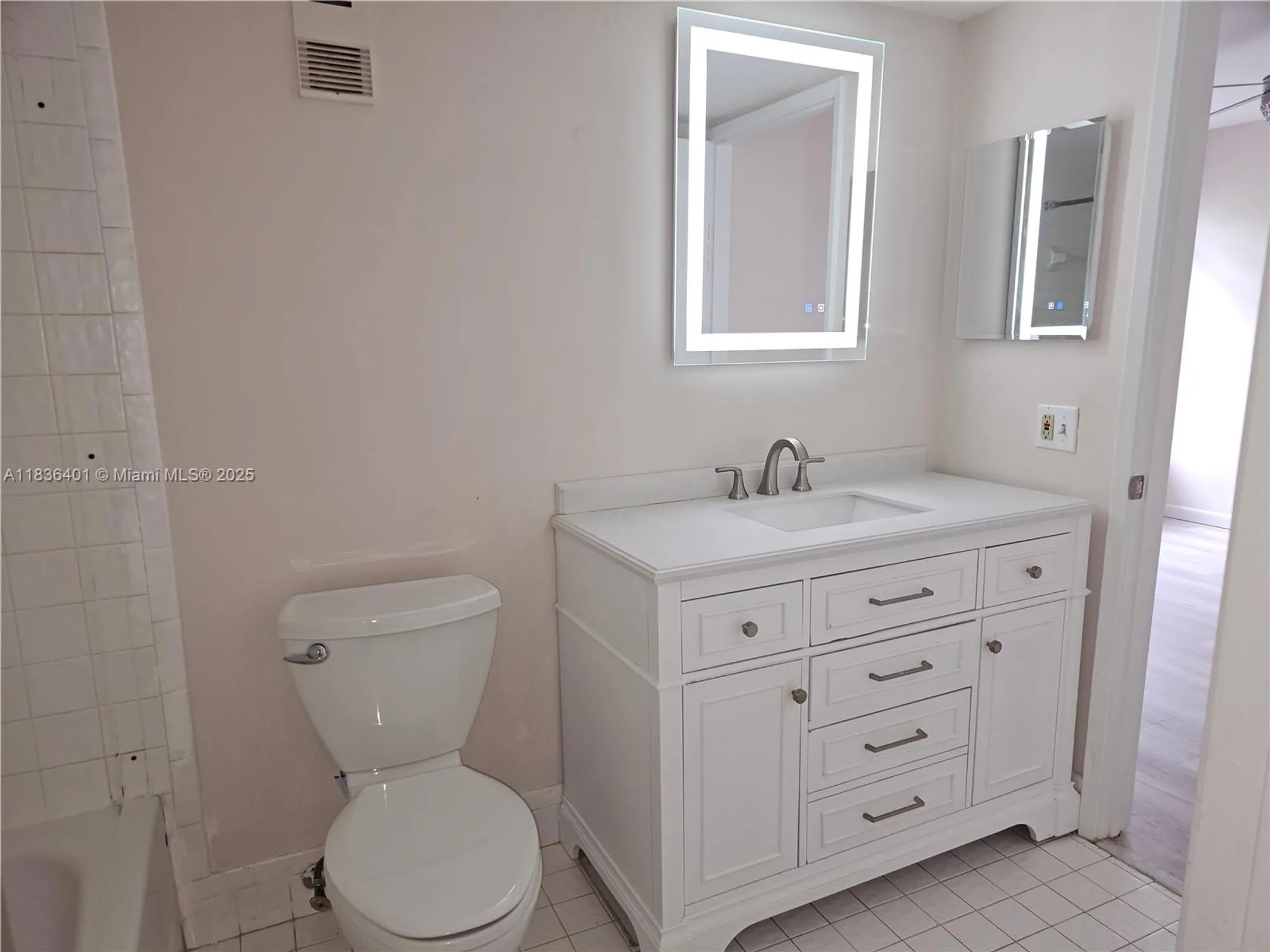Property Slideshow image 10 of 22 | 7270 ashford pl 308, Delray Beach, FL, 33446