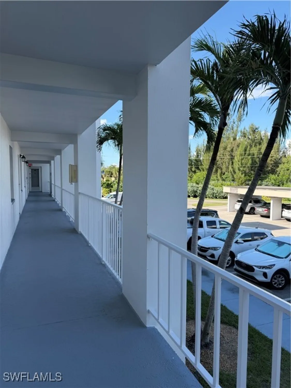 Property Slideshow image 11 of 27 | 1724 pine valley dr 202, Fort Myers, FL, 33907