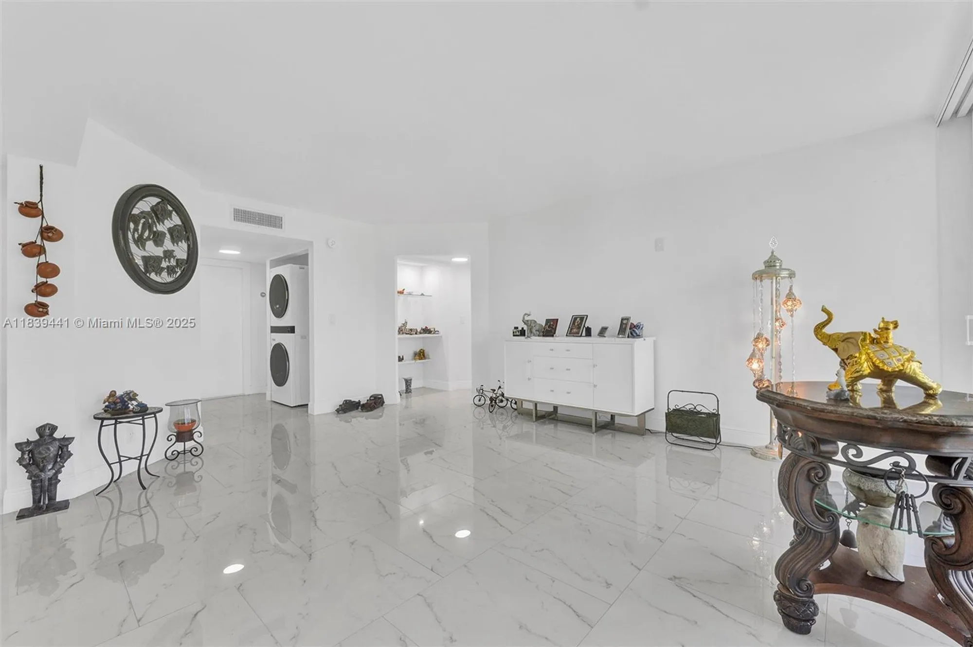 Property Slideshow image 15 of 60 | 3661 via poinciana apt 206, Lake Worth, FL, 33467