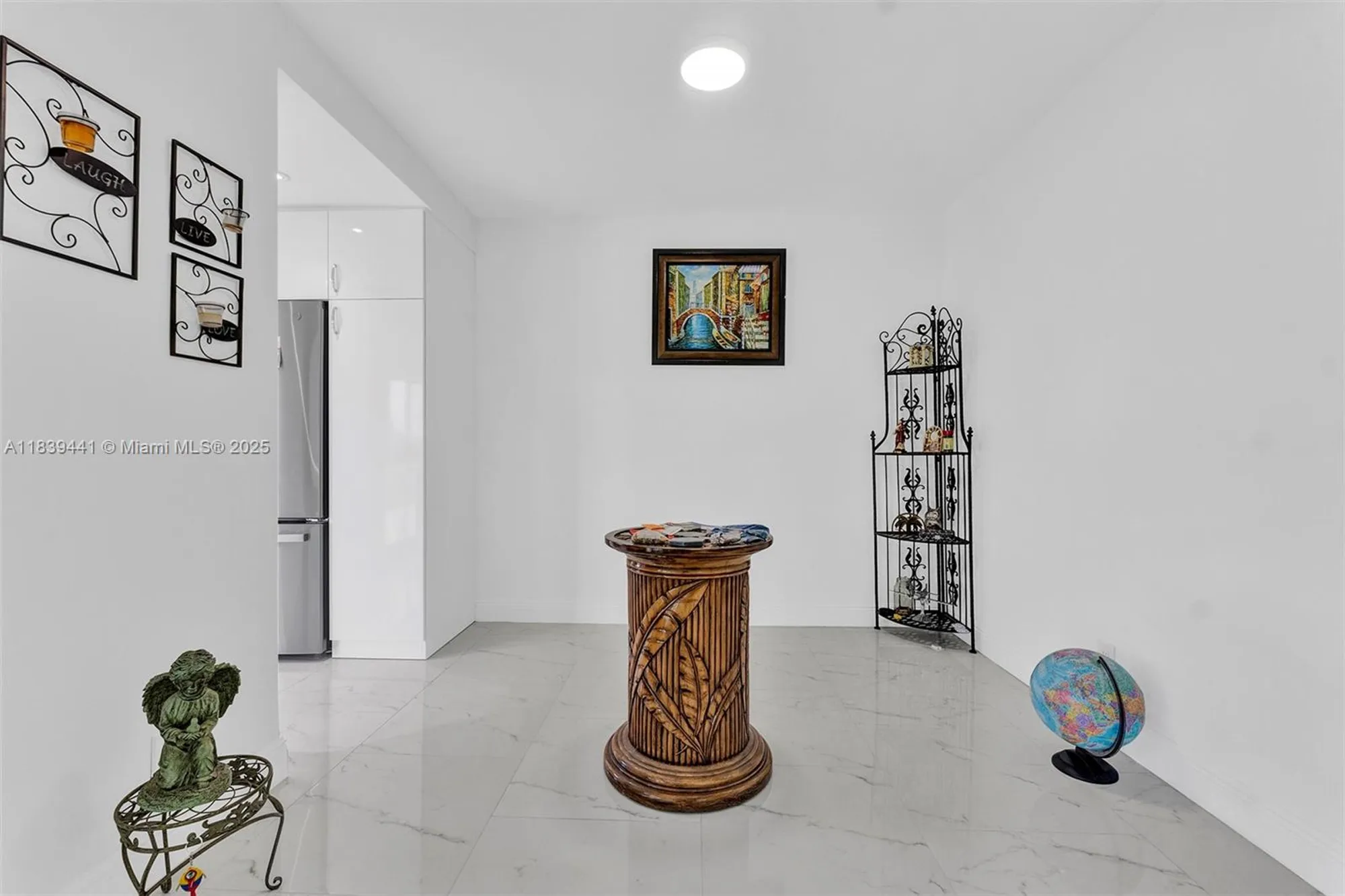 Property Slideshow image 17 of 60 | 3661 via poinciana apt 206, Lake Worth, FL, 33467