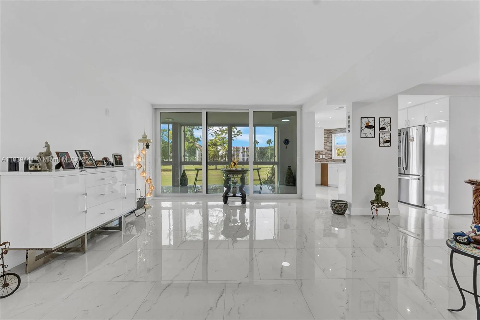 Property Slideshow image 12 of 60 | 3661 via poinciana apt 206, Lake Worth, FL, 33467