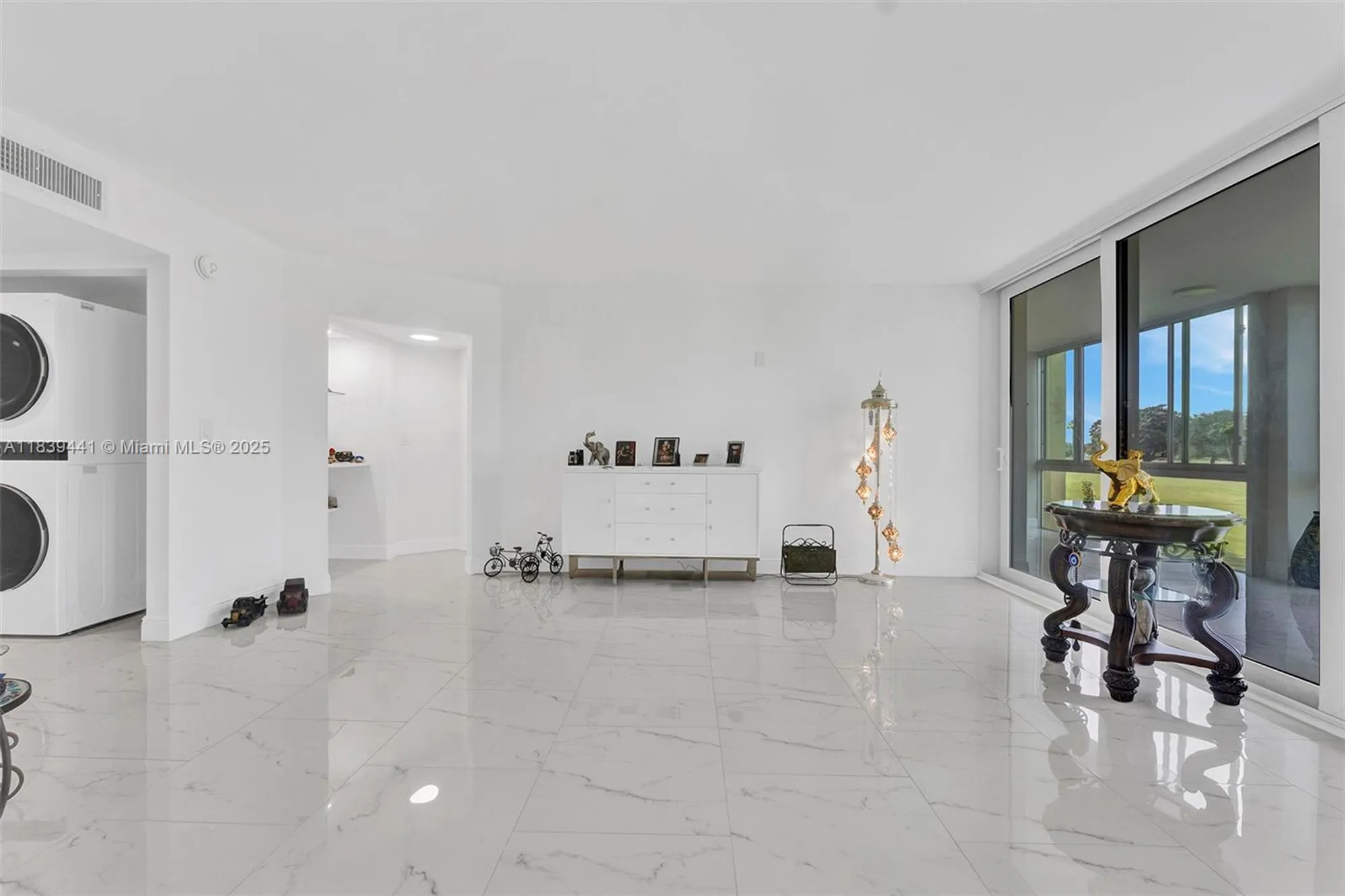 Property Slideshow image 13 of 60 | 3661 via poinciana apt 206, Lake Worth, FL, 33467