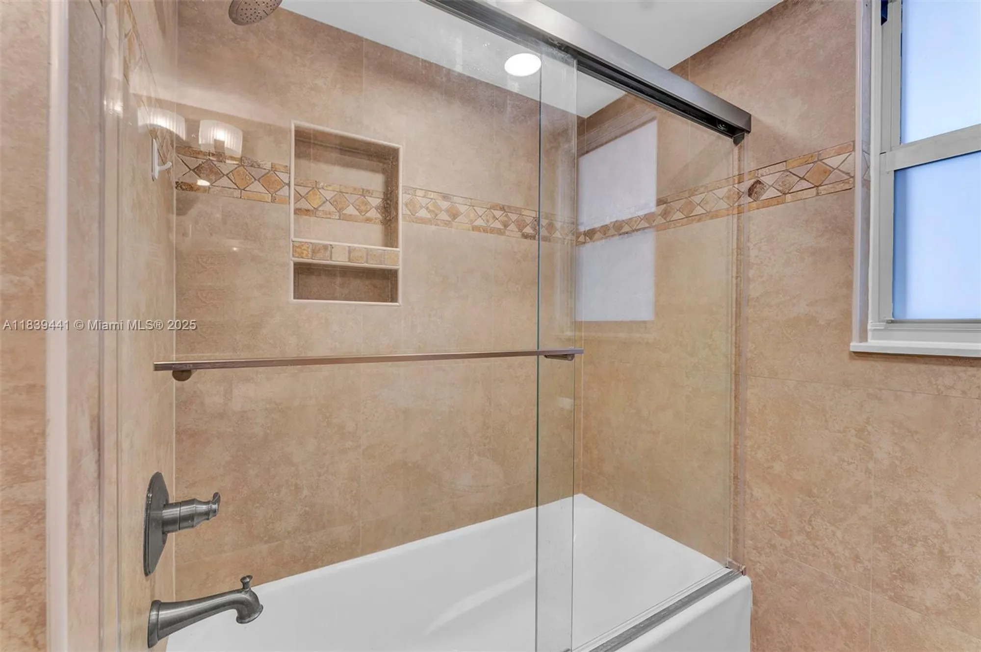 Property Slideshow image 25 of 60 | 3661 via poinciana apt 206, Lake Worth, FL, 33467