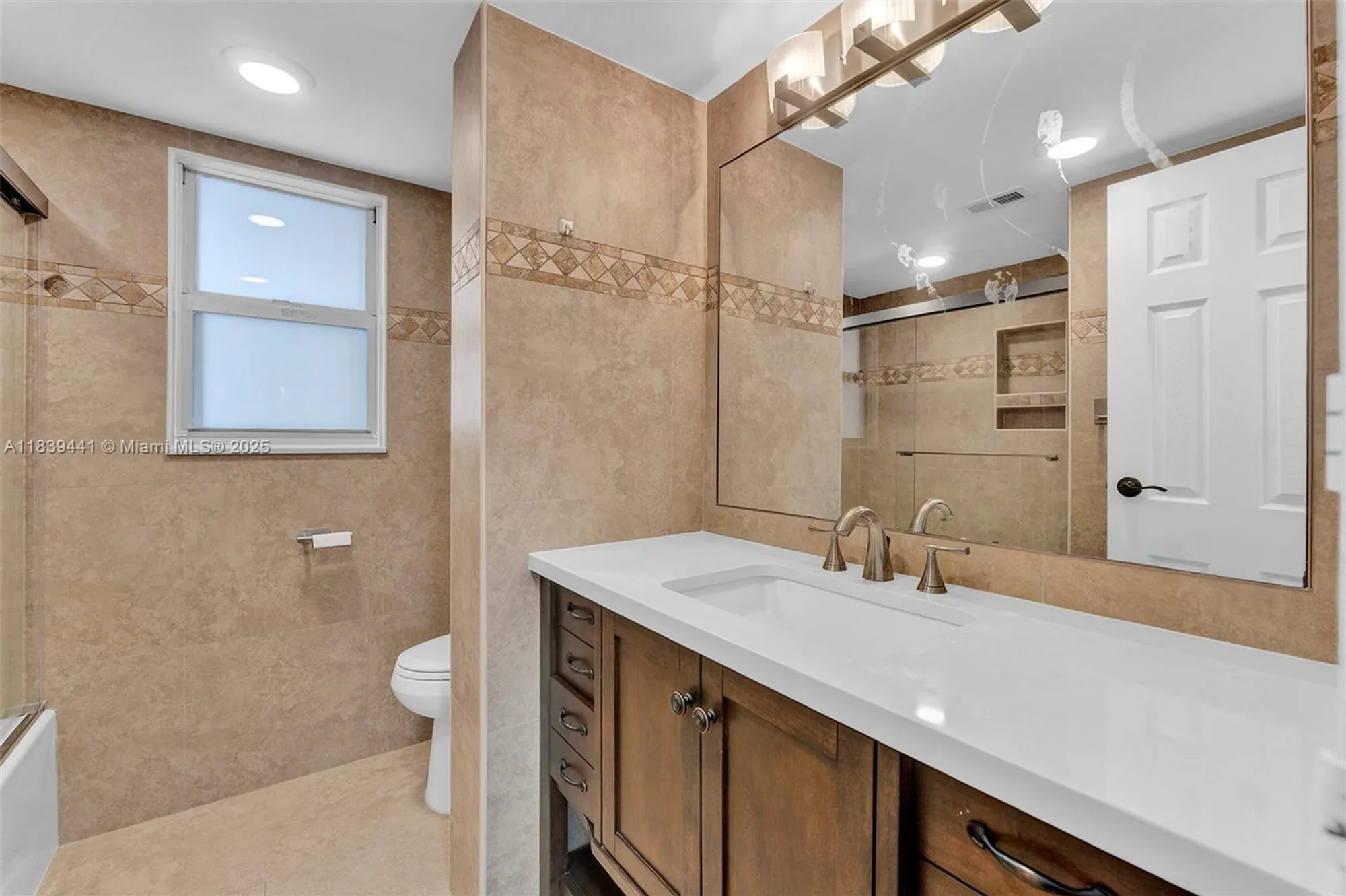 Property Slideshow image 29 of 60 | 3661 via poinciana apt 206, Lake Worth, FL, 33467