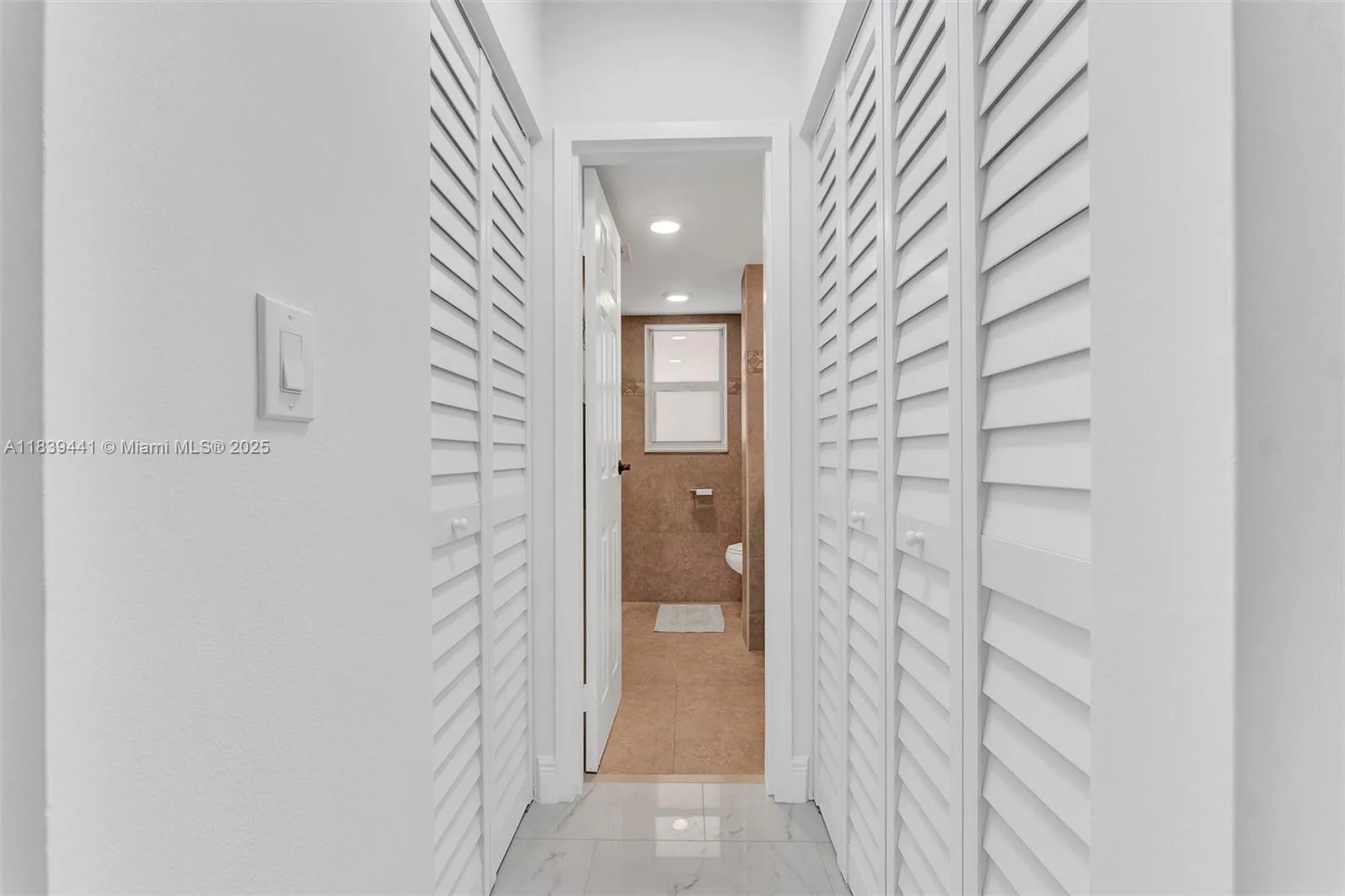 Property Slideshow image 23 of 60 | 3661 via poinciana apt 206, Lake Worth, FL, 33467