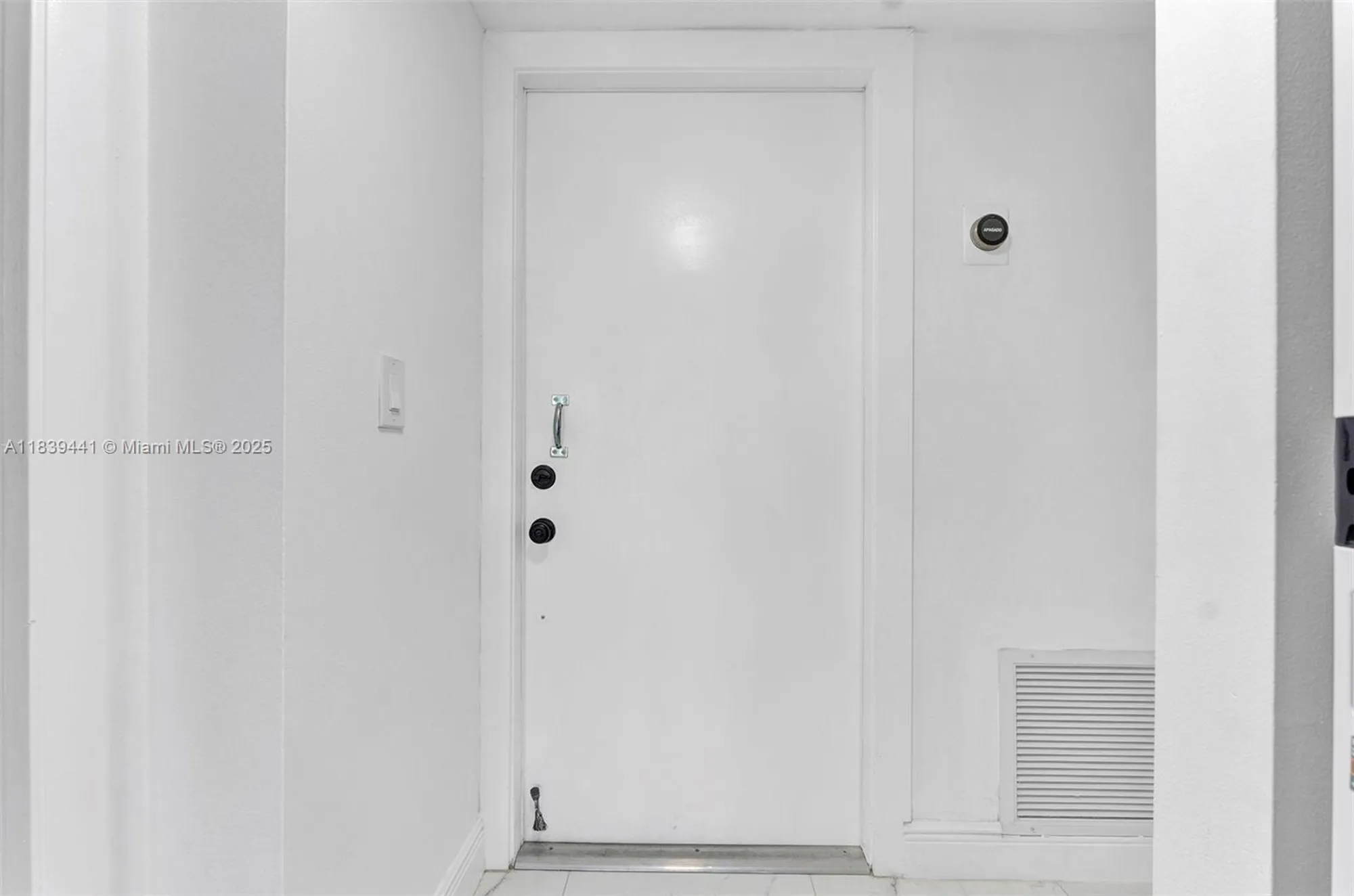 Property Slideshow image 34 of 60 | 3661 via poinciana apt 206, Lake Worth, FL, 33467