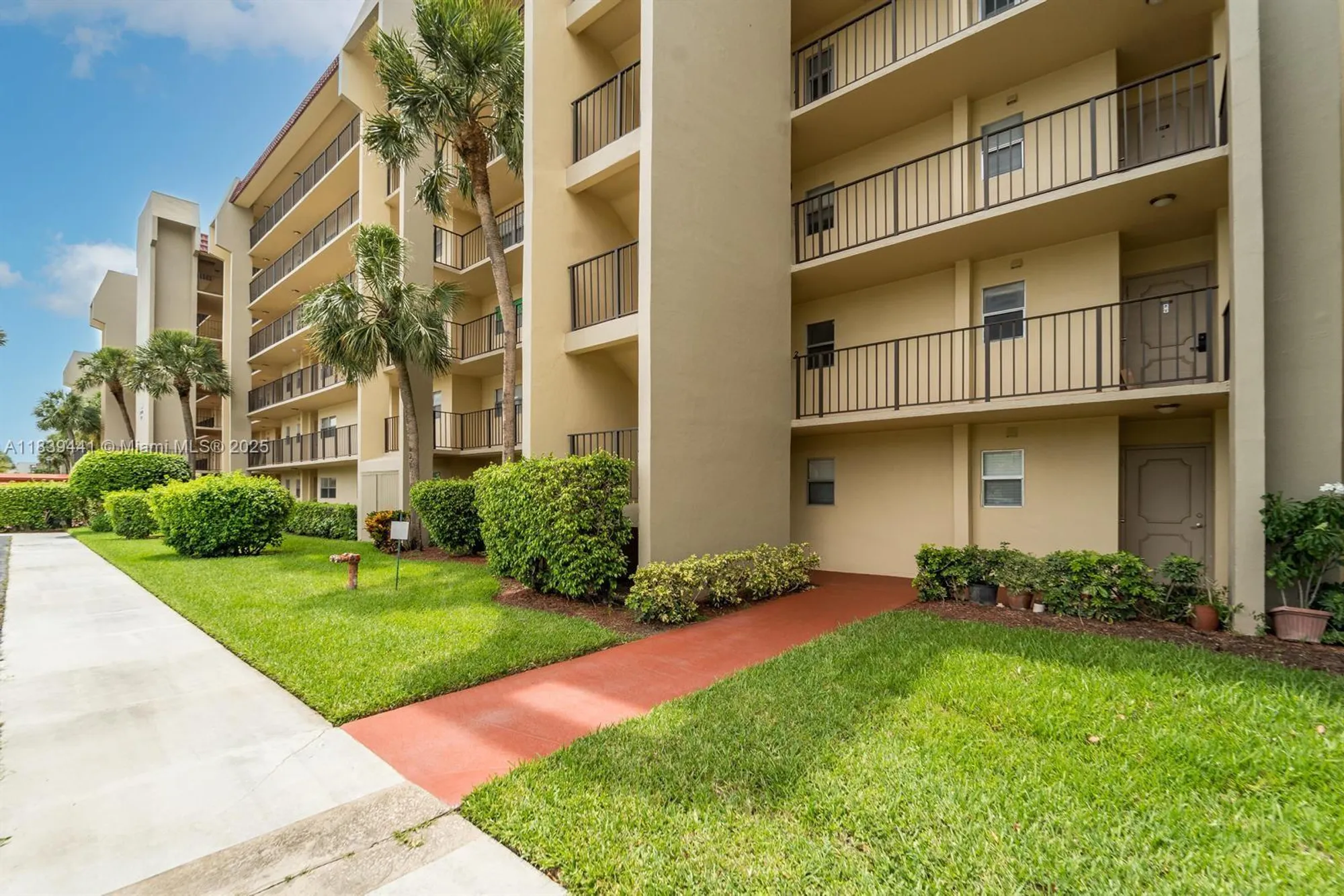Property Slideshow image 41 of 60 | 3661 via poinciana apt 206, Lake Worth, FL, 33467