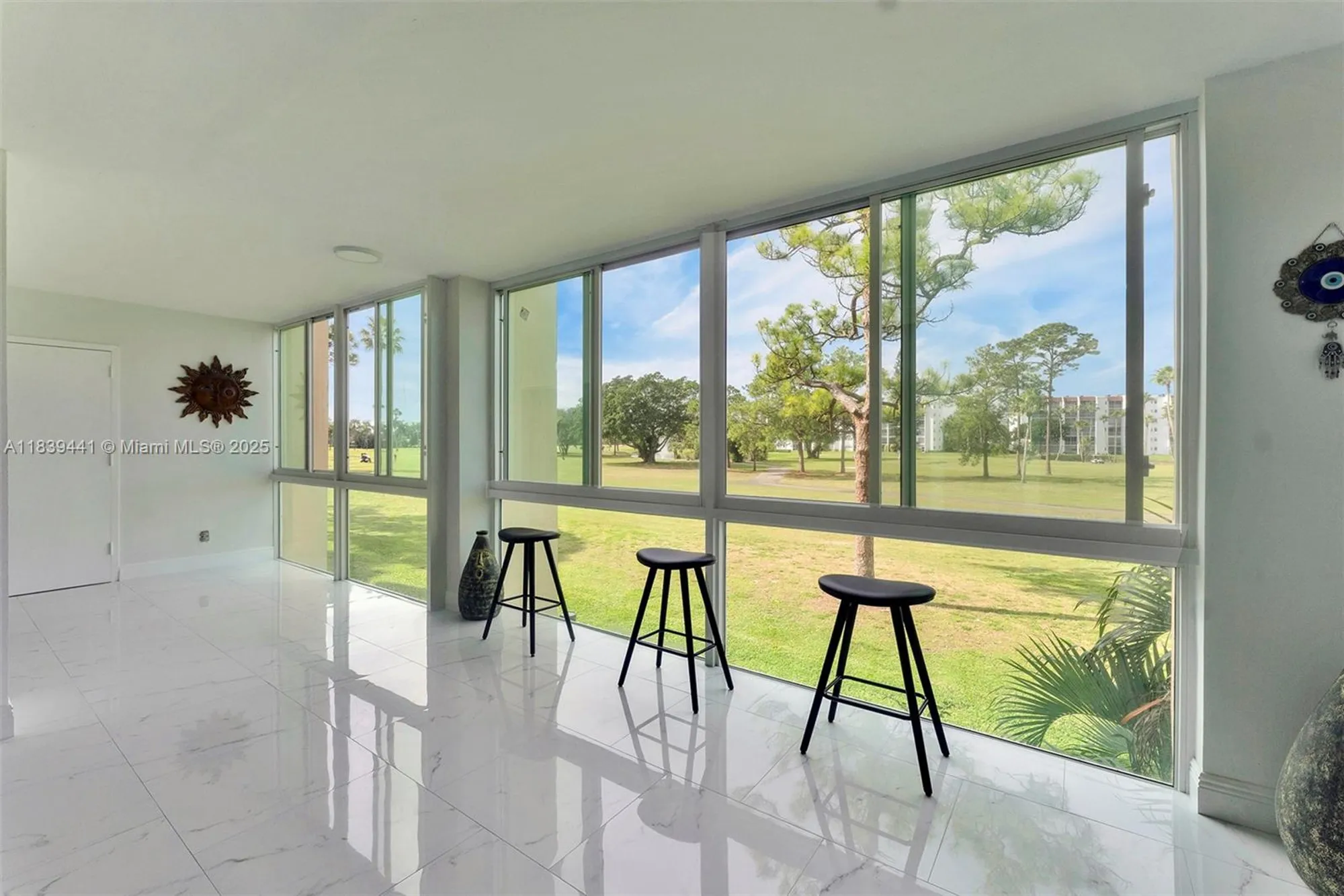 Property Slideshow image 8 of 60 | 3661 via poinciana apt 206, Lake Worth, FL, 33467