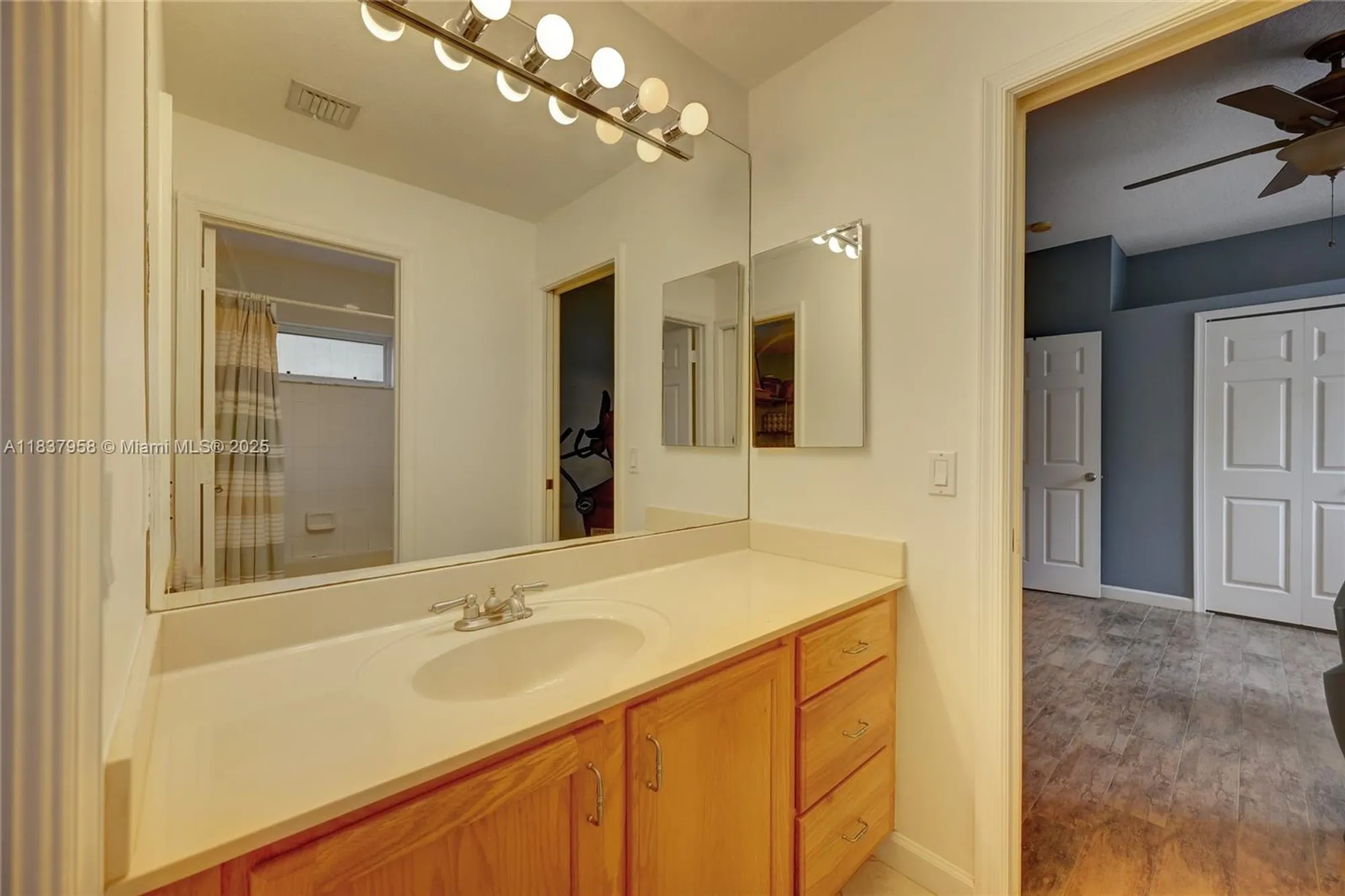 Property Slideshow image 14 of 26 | 7062 brunswick cir, Boynton Beach, FL, 33472