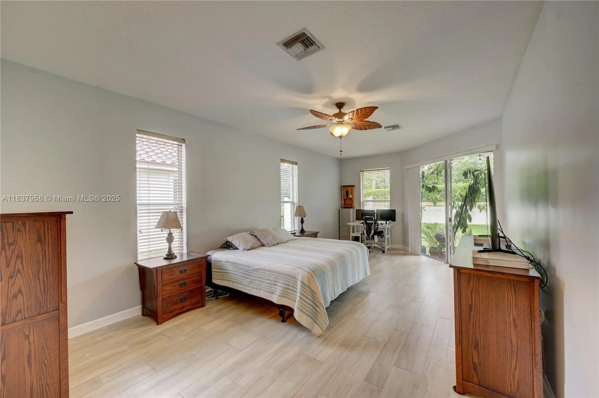 Property Slideshow image 22 of 26 | 7062 brunswick cir, Boynton Beach, FL, 33472