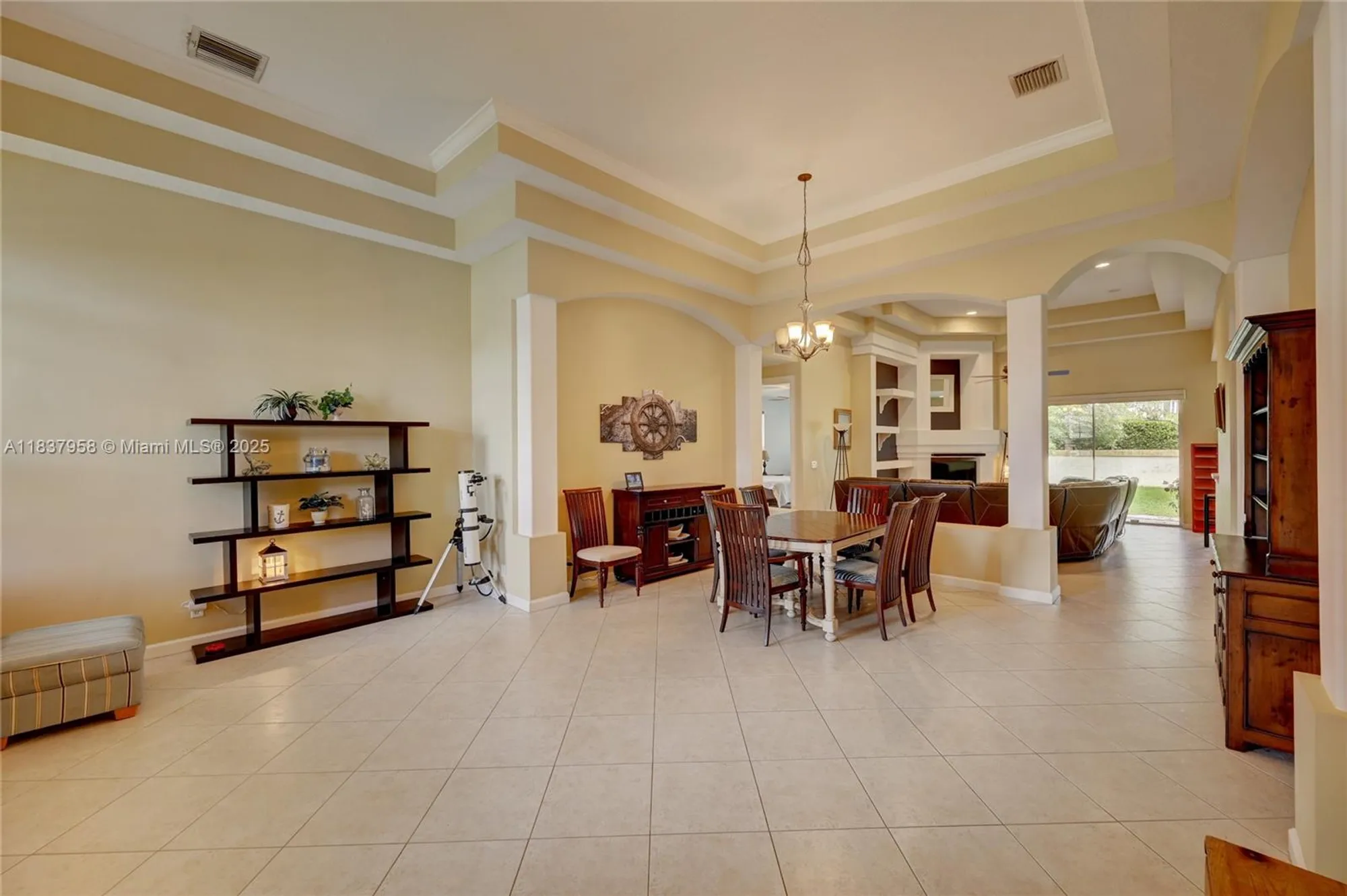 Property Slideshow image 3 of 26 | 7062 brunswick cir, Boynton Beach, FL, 33472