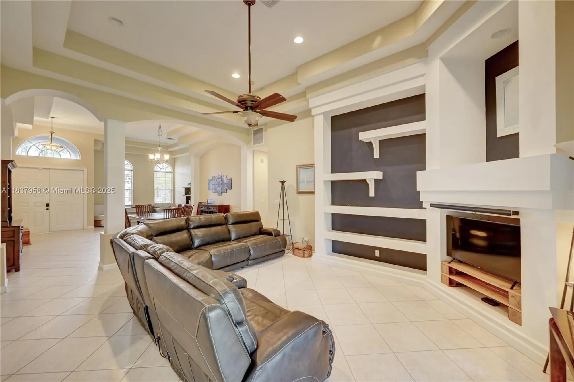 Property Slideshow image 6 of 26 | 7062 brunswick cir, Boynton Beach, FL, 33472