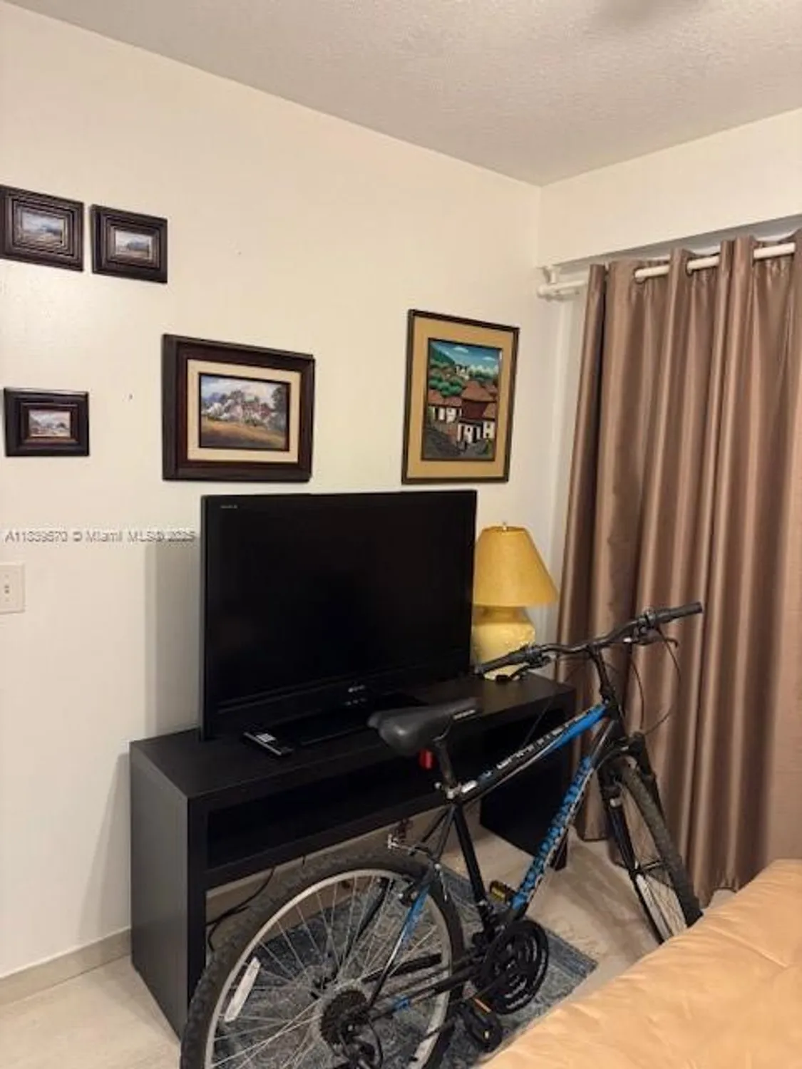 Property Slideshow image 17 of 33 | 901 sw 141st ave 405m, Pembroke Pines, FL, 33027