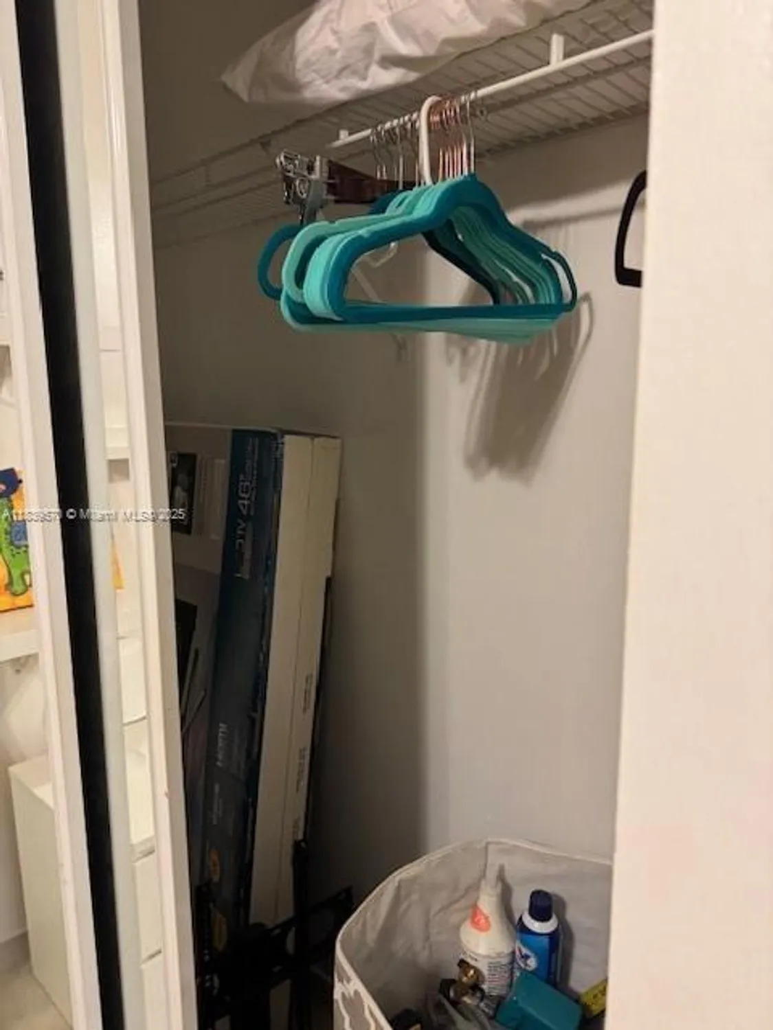 Property Slideshow image 18 of 33 | 901 sw 141st ave 405m, Pembroke Pines, FL, 33027