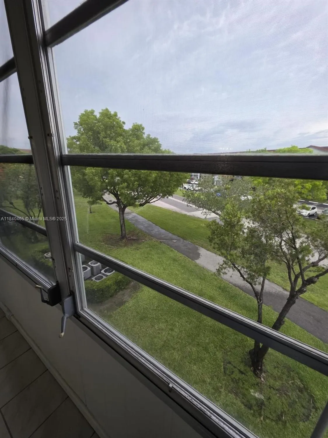 Property Slideshow image 4 of 23 | 12701 sw 14th st apt j312, Pembroke Pines, FL, 33027