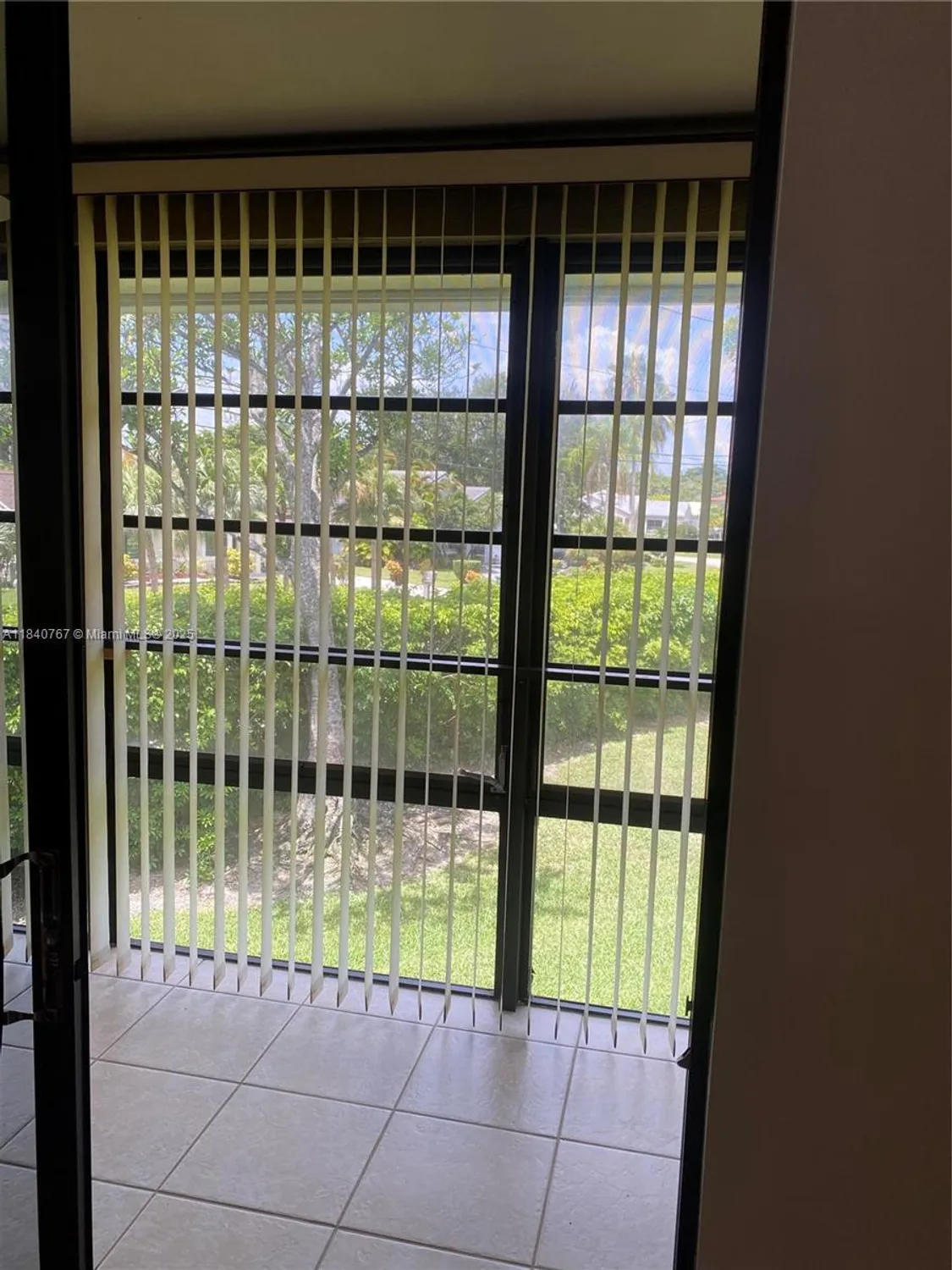 Property Slideshow image 5 of 15 | 10407 e clairmont cir 210, Tamarac, FL, 33321