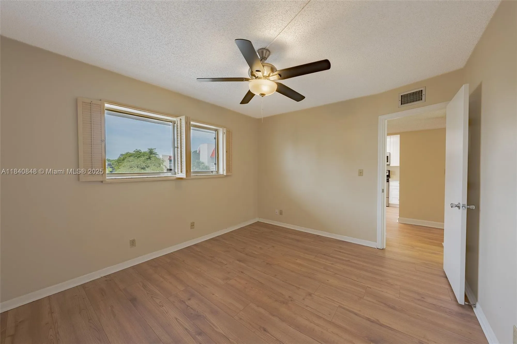 Property Slideshow image 16 of 39 | 3581 inverrary dr apt 308, Lauderhill, FL, 33319