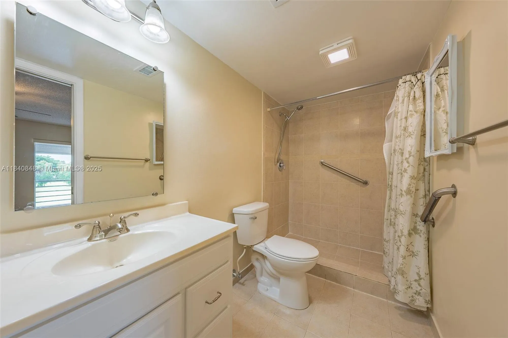 Property Slideshow image 25 of 39 | 3581 inverrary dr apt 308, Lauderhill, FL, 33319