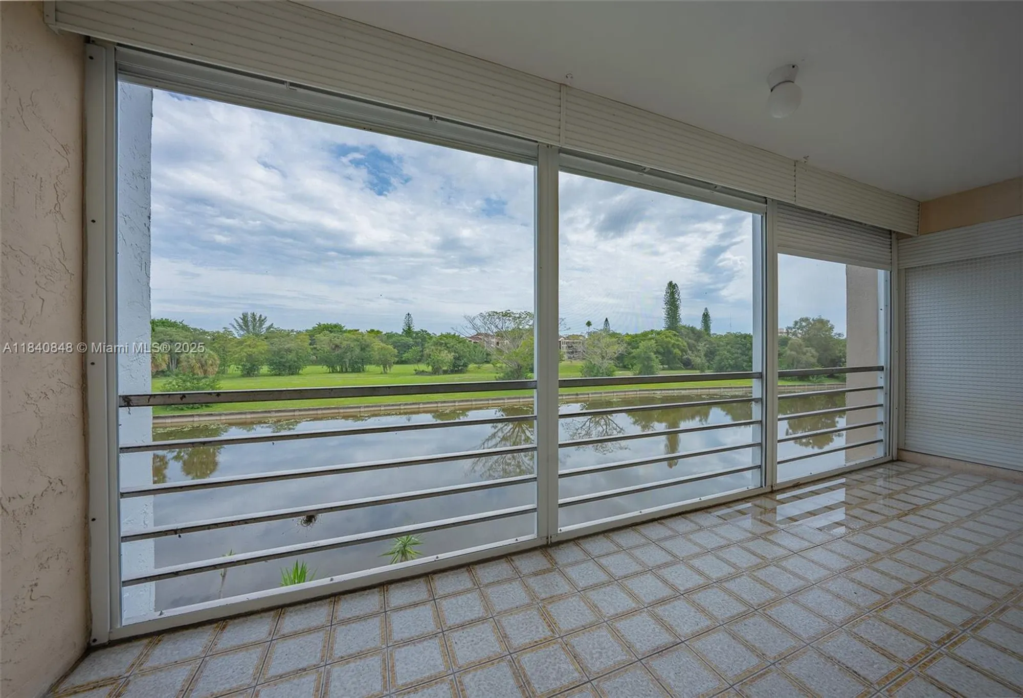 Property Slideshow image 21 of 39 | 3581 inverrary dr apt 308, Lauderhill, FL, 33319