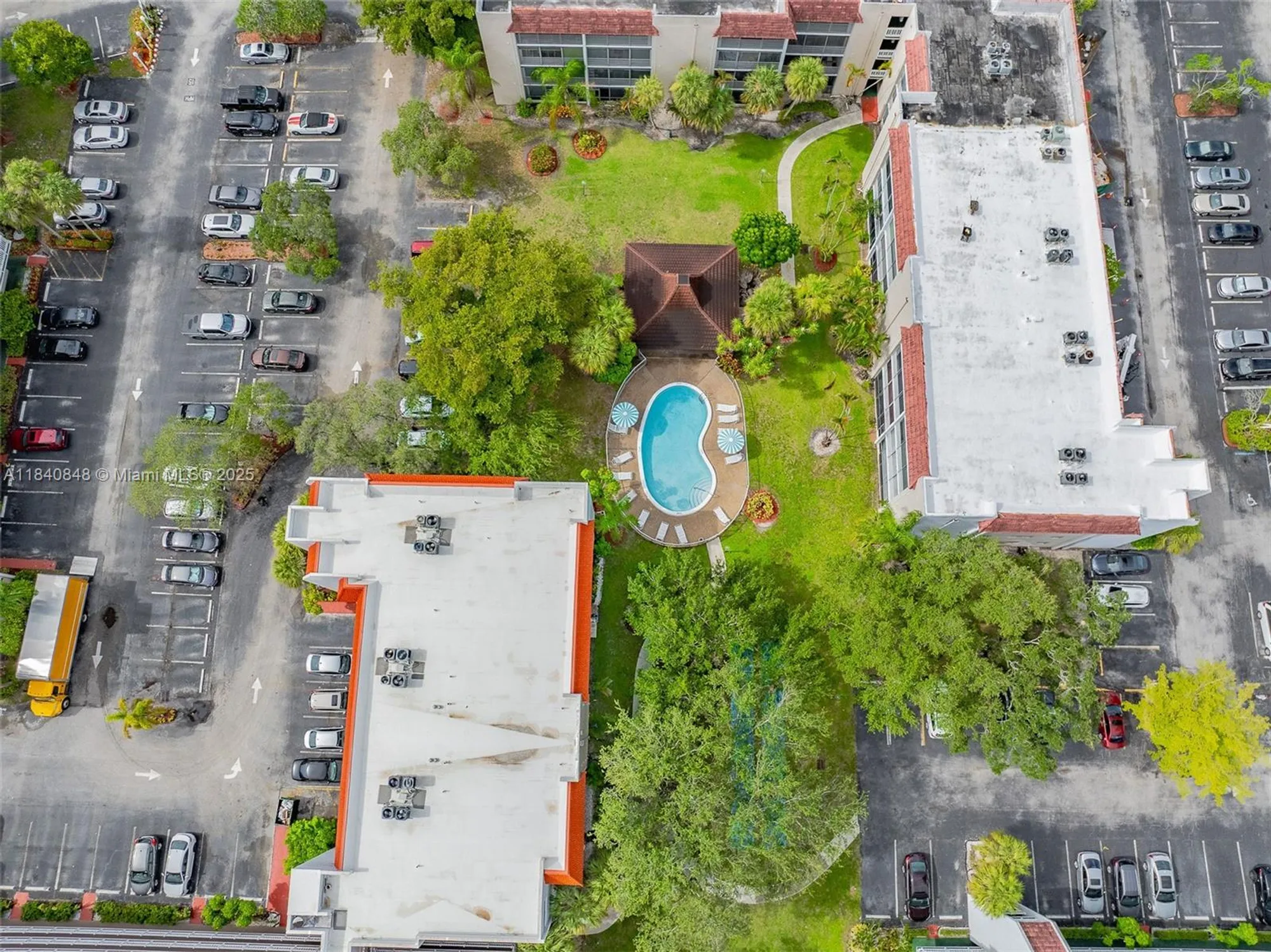 Property Slideshow image 34 of 39 | 3581 inverrary dr apt 308, Lauderhill, FL, 33319