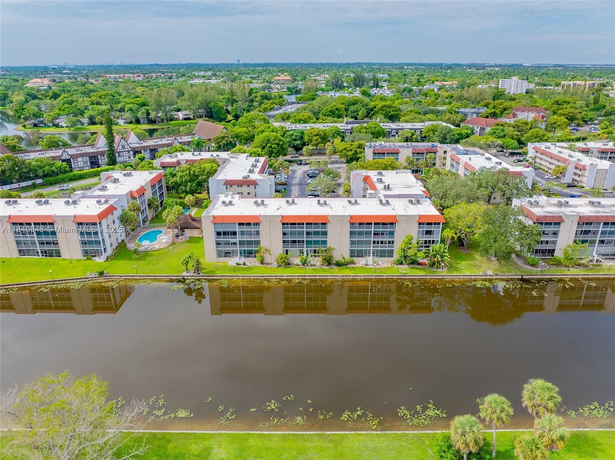 Property Slideshow image 31 of 39 | 3581 inverrary dr apt 308, Lauderhill, FL, 33319