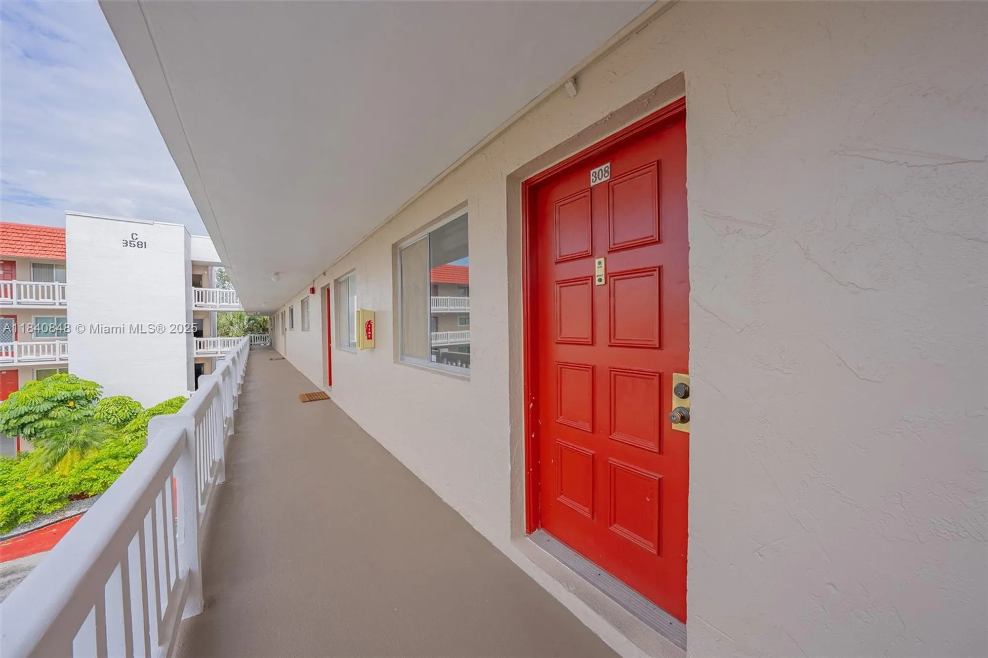 Property Slideshow image 7 of 39 | 3581 inverrary dr apt 308, Lauderhill, FL, 33319