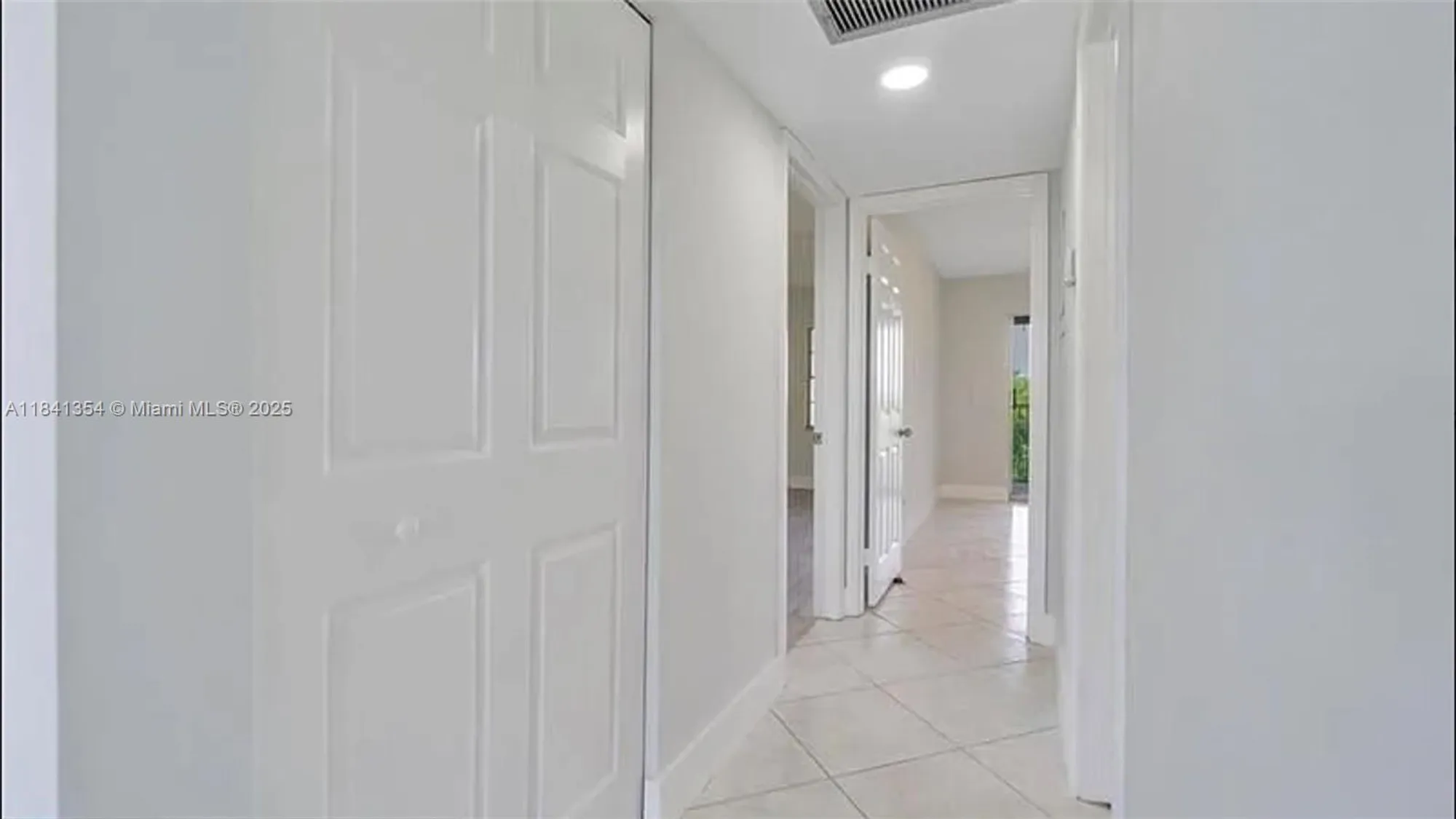 Property Slideshow image 10 of 53 | 13450 sw 3rd st 401d, Pembroke Pines, FL, 33027
