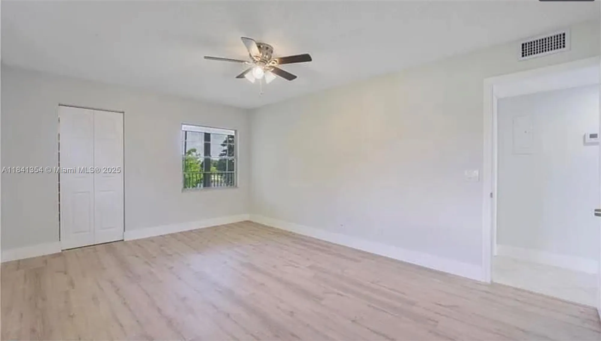 Property Slideshow image 11 of 53 | 13450 sw 3rd st 401d, Pembroke Pines, FL, 33027