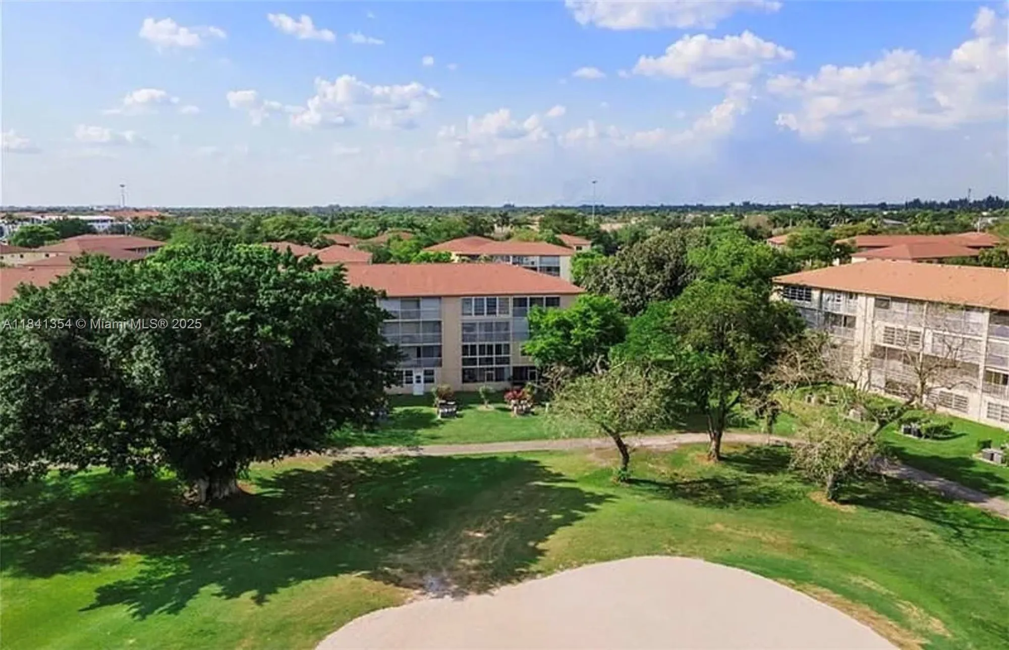 Property Slideshow image 32 of 53 | 13450 sw 3rd st 401d, Pembroke Pines, FL, 33027