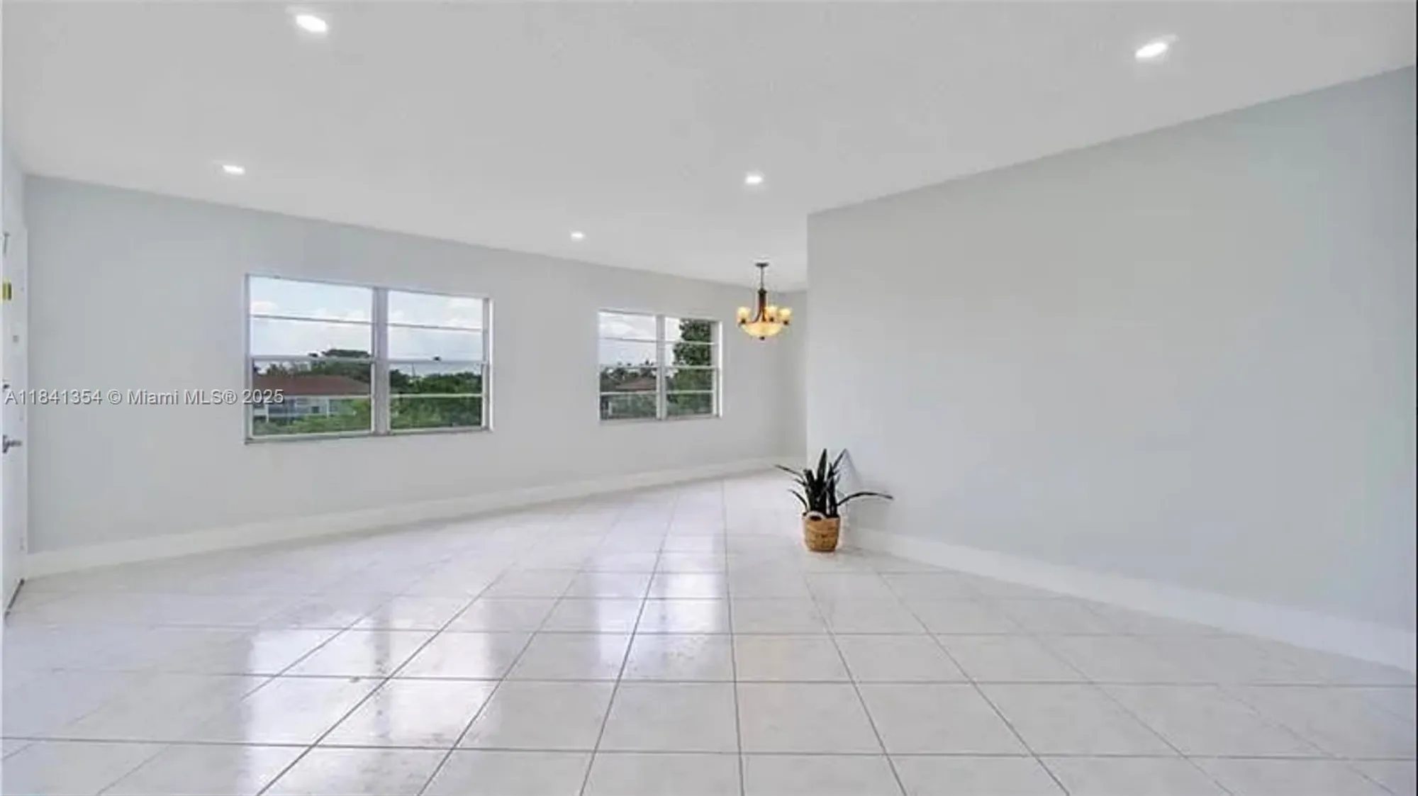 Property Slideshow image 4 of 53 | 13450 sw 3rd st 401d, Pembroke Pines, FL, 33027