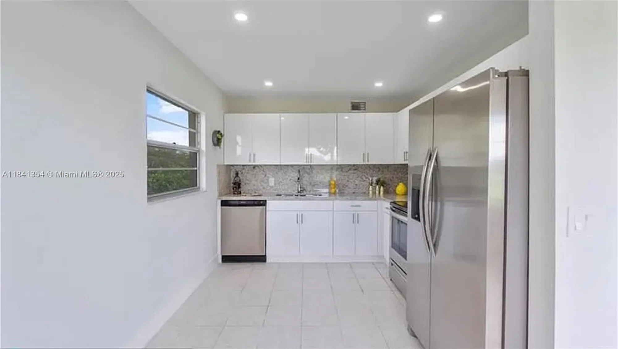 Property Slideshow image 9 of 53 | 13450 sw 3rd st 401d, Pembroke Pines, FL, 33027