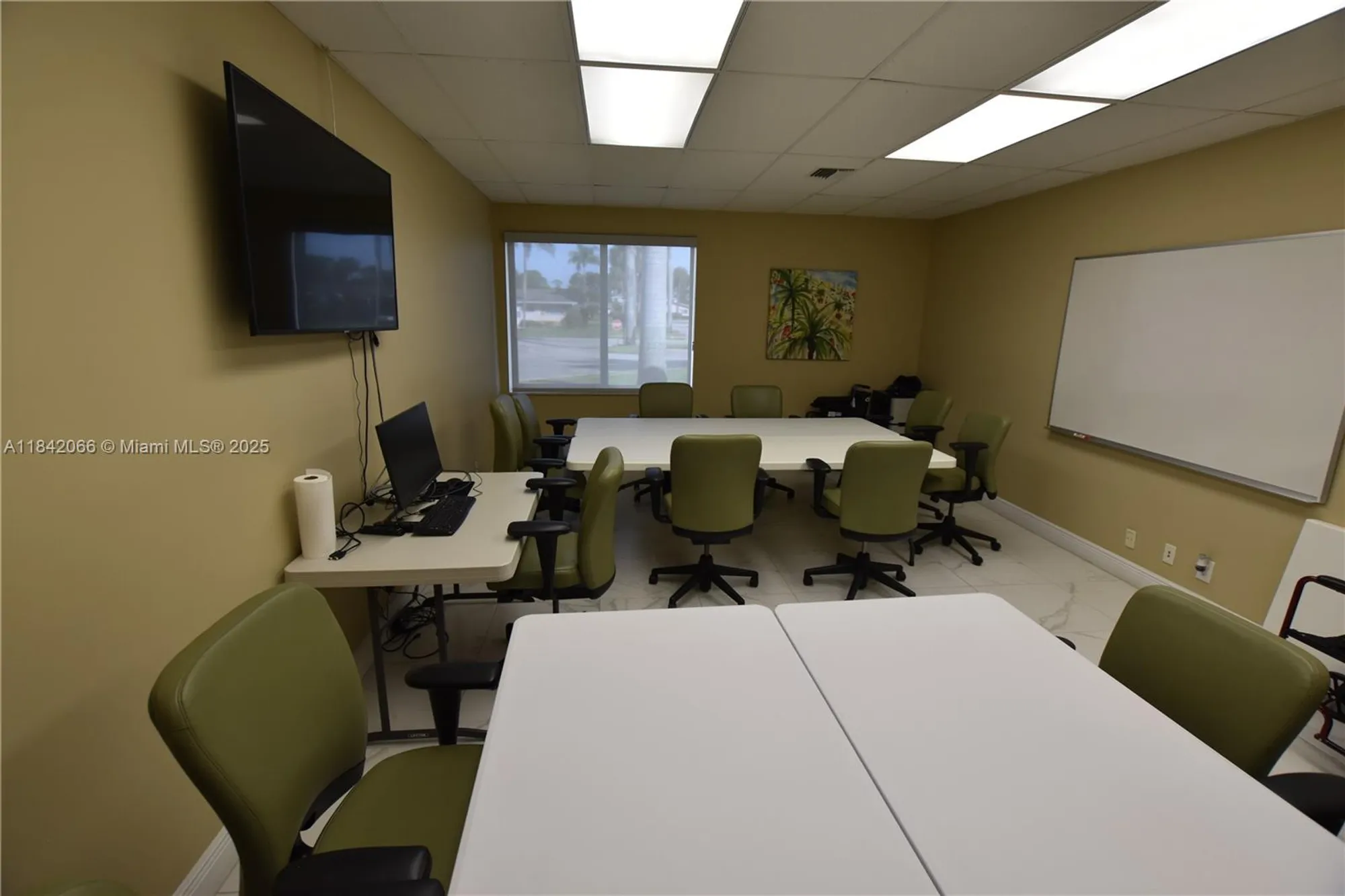 Property Slideshow image 16 of 28 | 2688 dudley dr j, West Palm Beach, FL, 33415