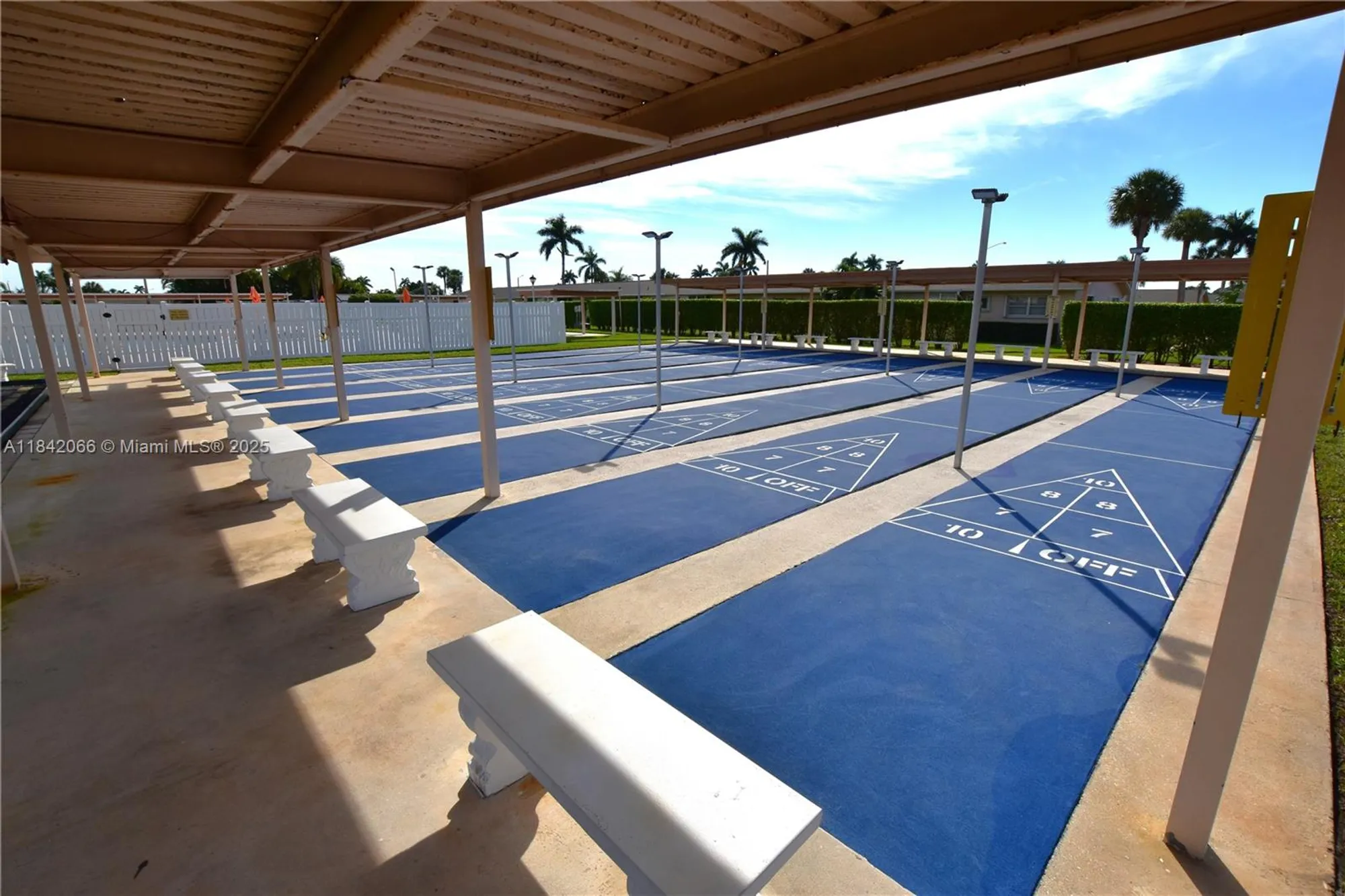 Property Slideshow image 18 of 28 | 2688 dudley dr j, West Palm Beach, FL, 33415