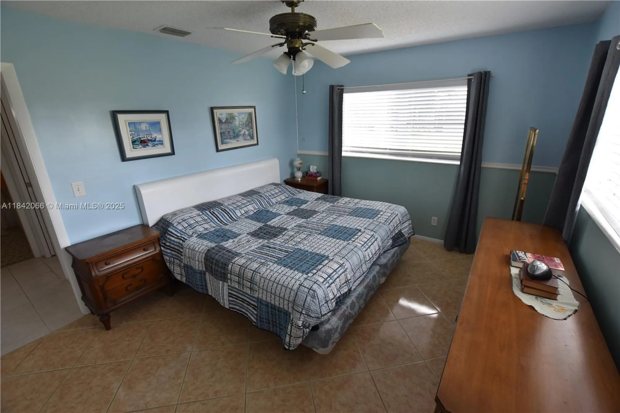 Property Slideshow image 7 of 28 | 2688 dudley dr j, West Palm Beach, FL, 33415