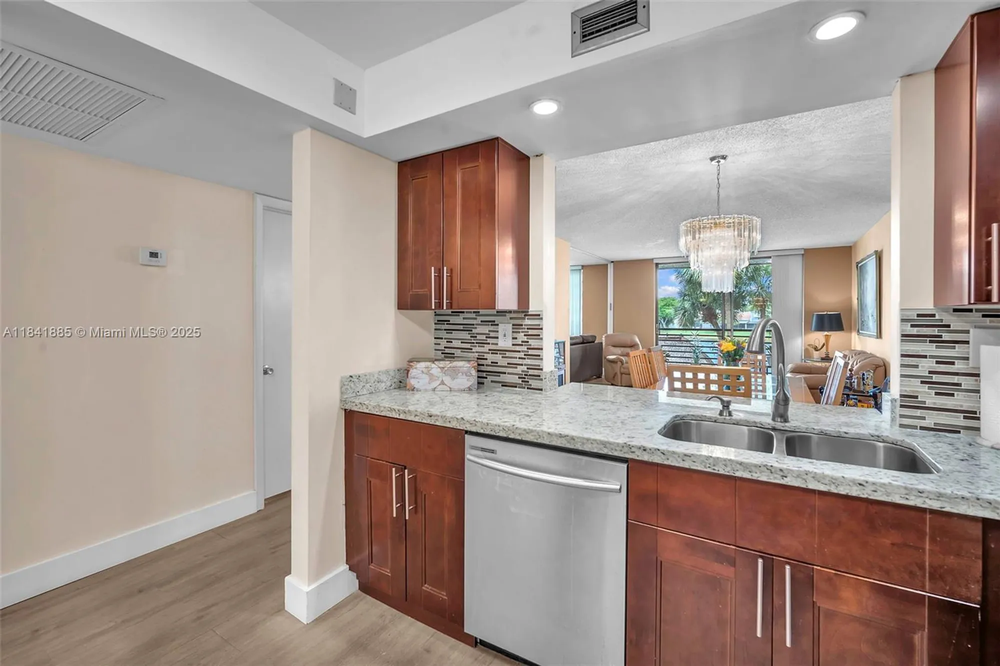 Property Slideshow image 14 of 32 | 1101 colony point cir 207, Pembroke Pines, FL, 33026