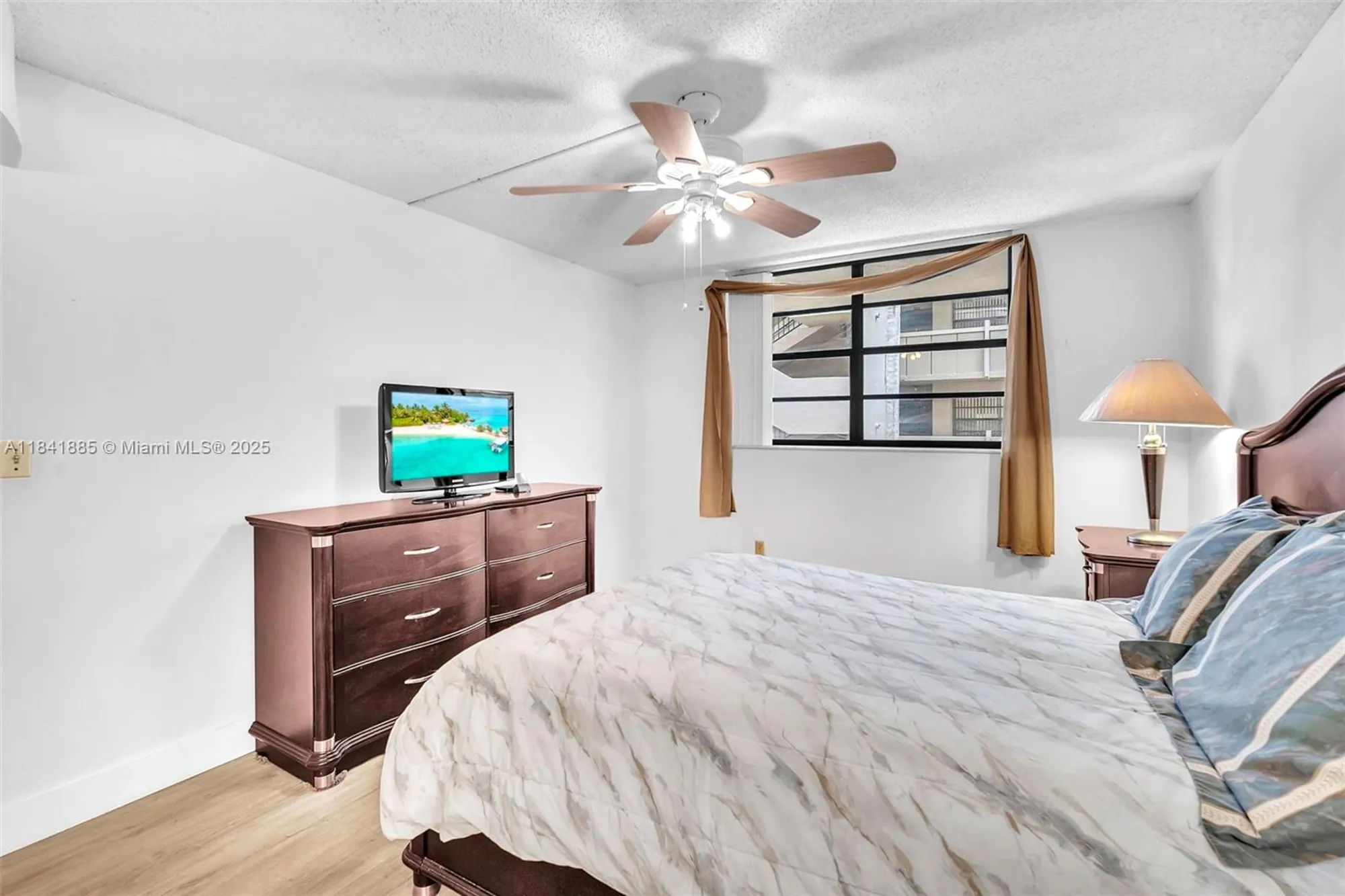 Property Slideshow image 18 of 32 | 1101 colony point cir 207, Pembroke Pines, FL, 33026