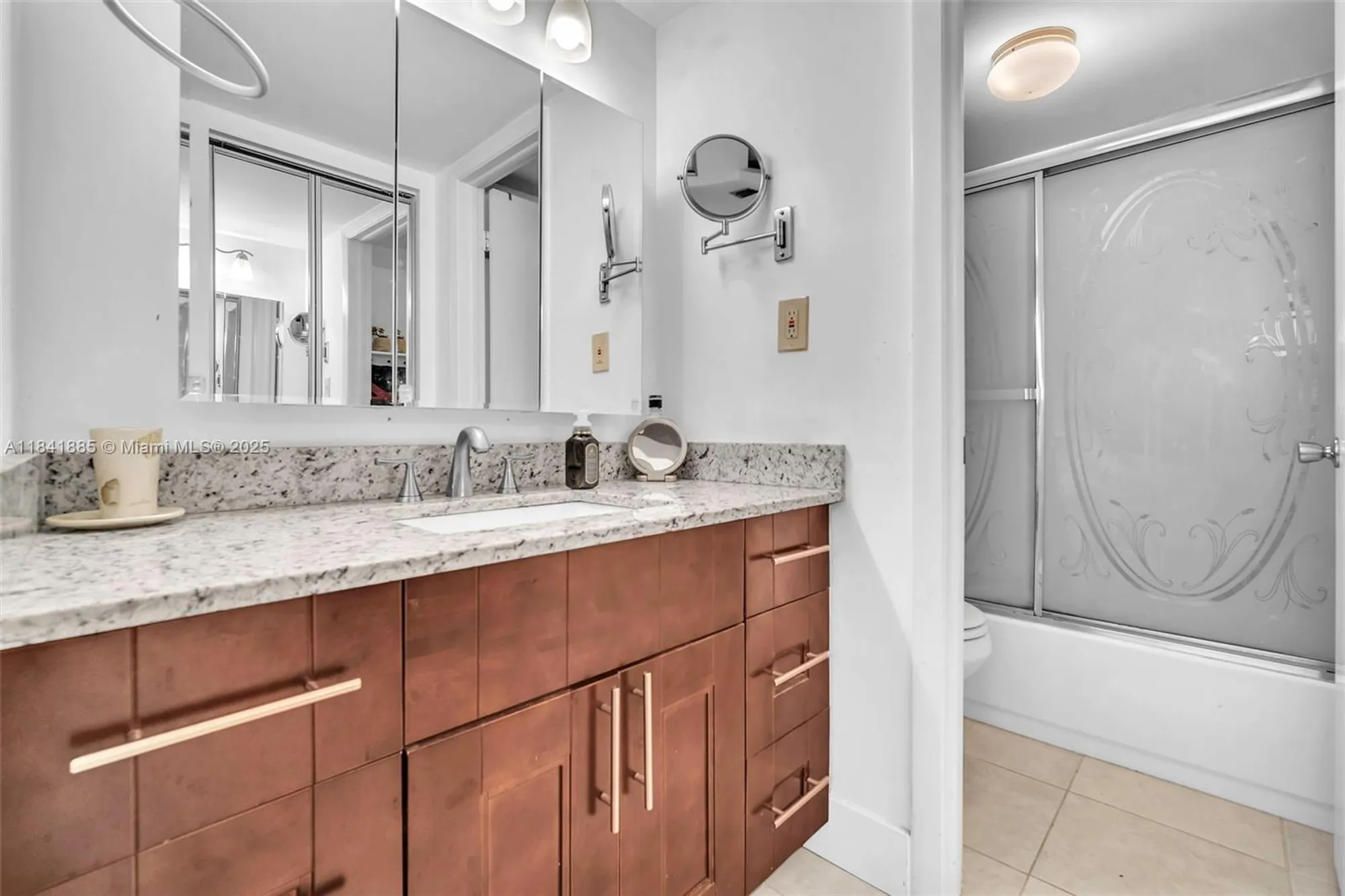 Property Slideshow image 19 of 32 | 1101 colony point cir 207, Pembroke Pines, FL, 33026