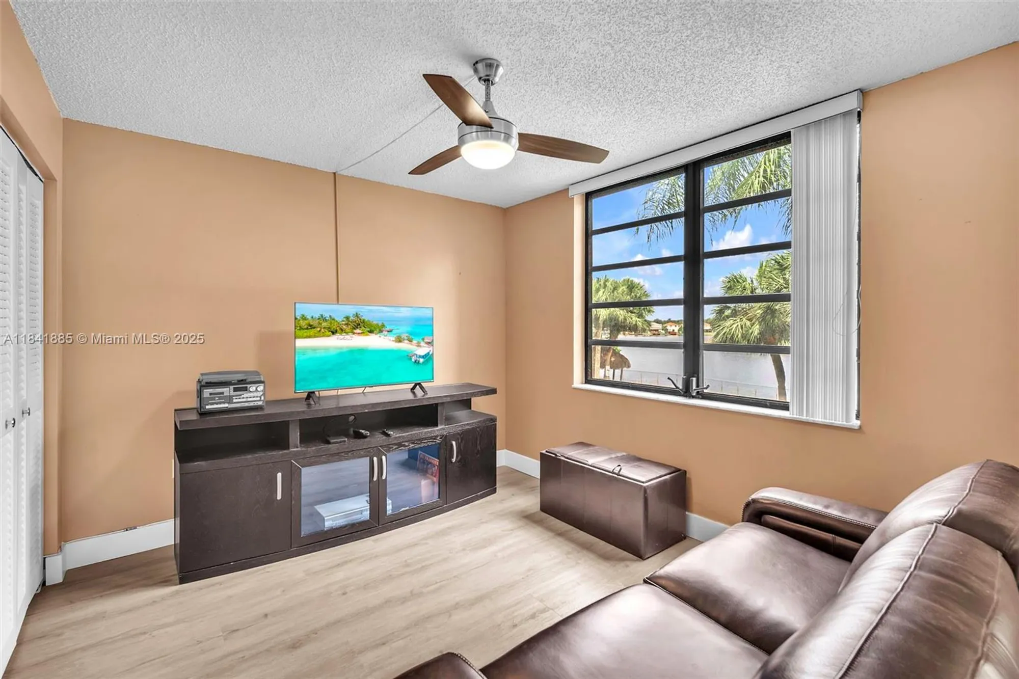 Property Slideshow image 10 of 32 | 1101 colony point cir 207, Pembroke Pines, FL, 33026