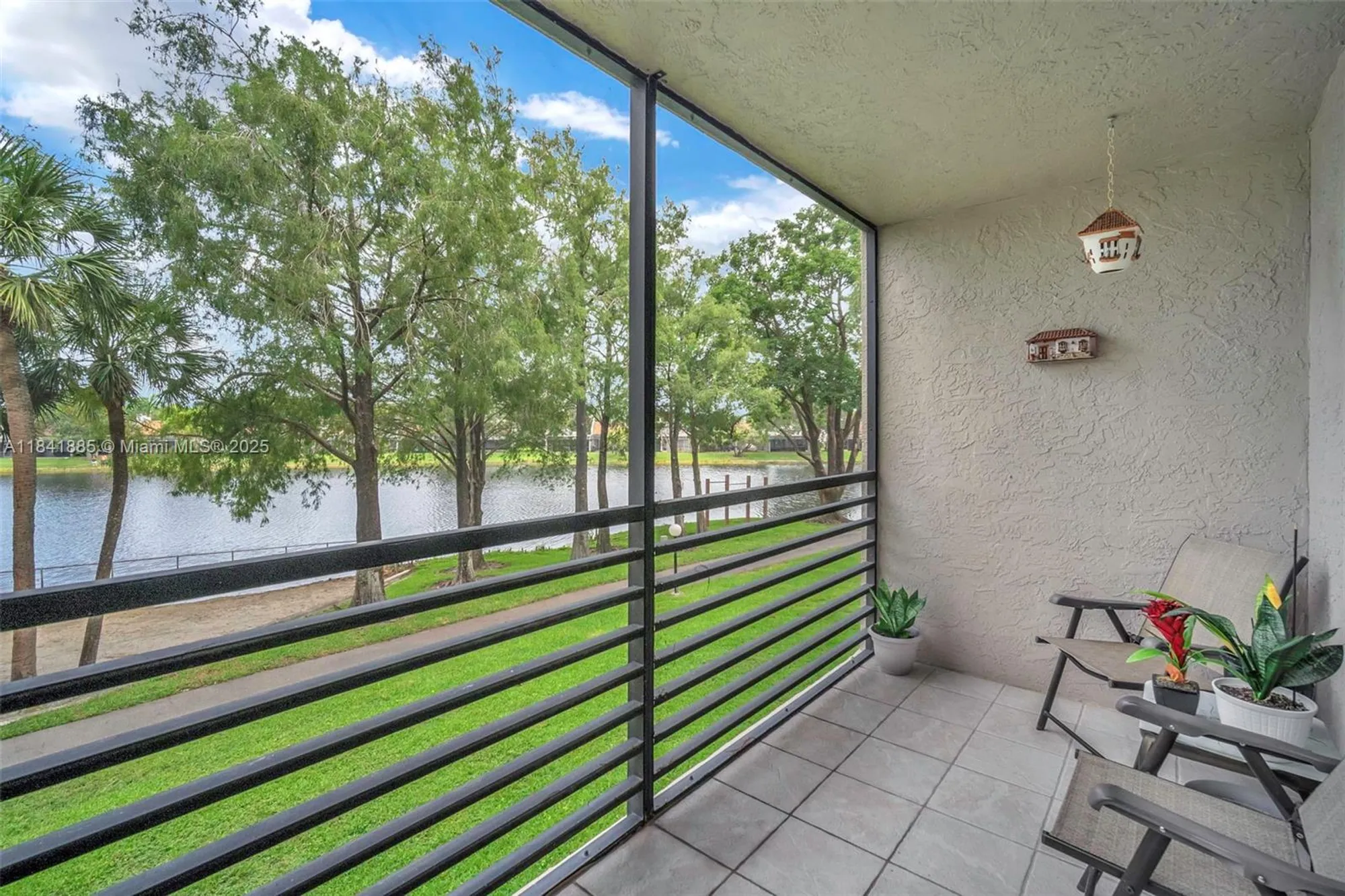 Property Slideshow image 23 of 32 | 1101 colony point cir 207, Pembroke Pines, FL, 33026