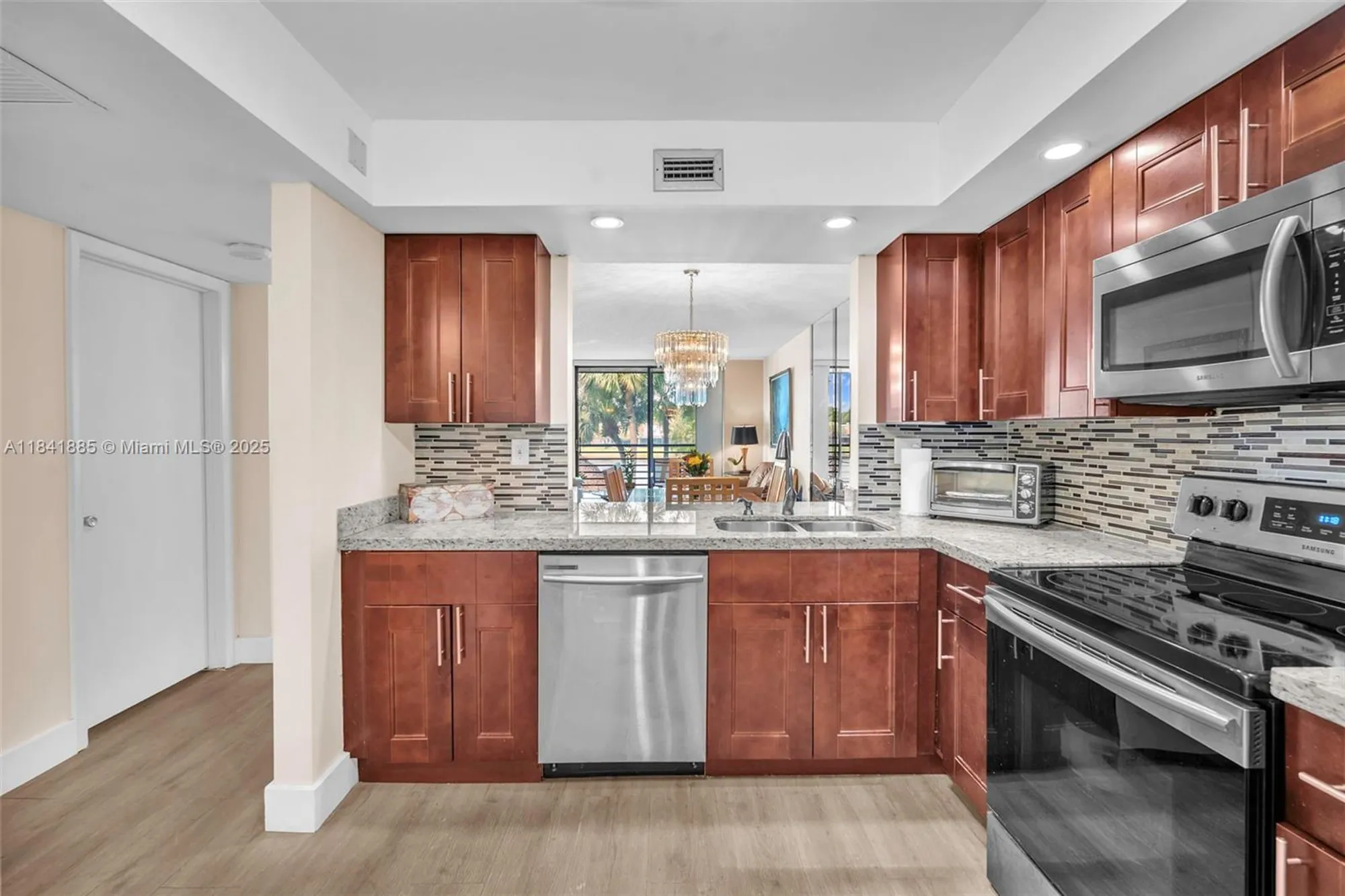 Property Slideshow image 3 of 32 | 1101 colony point cir 207, Pembroke Pines, FL, 33026