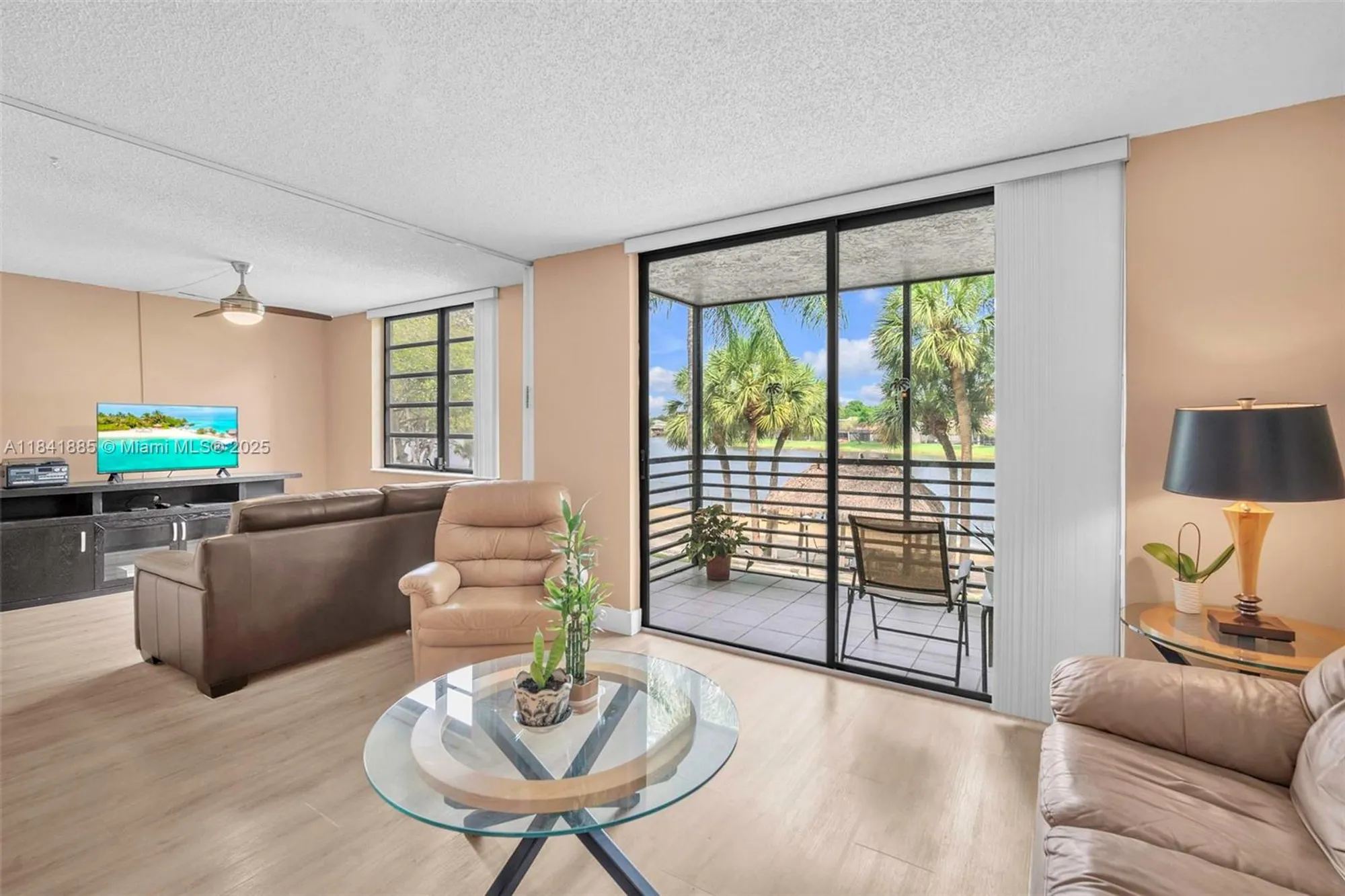 Property Slideshow image 7 of 32 | 1101 colony point cir 207, Pembroke Pines, FL, 33026