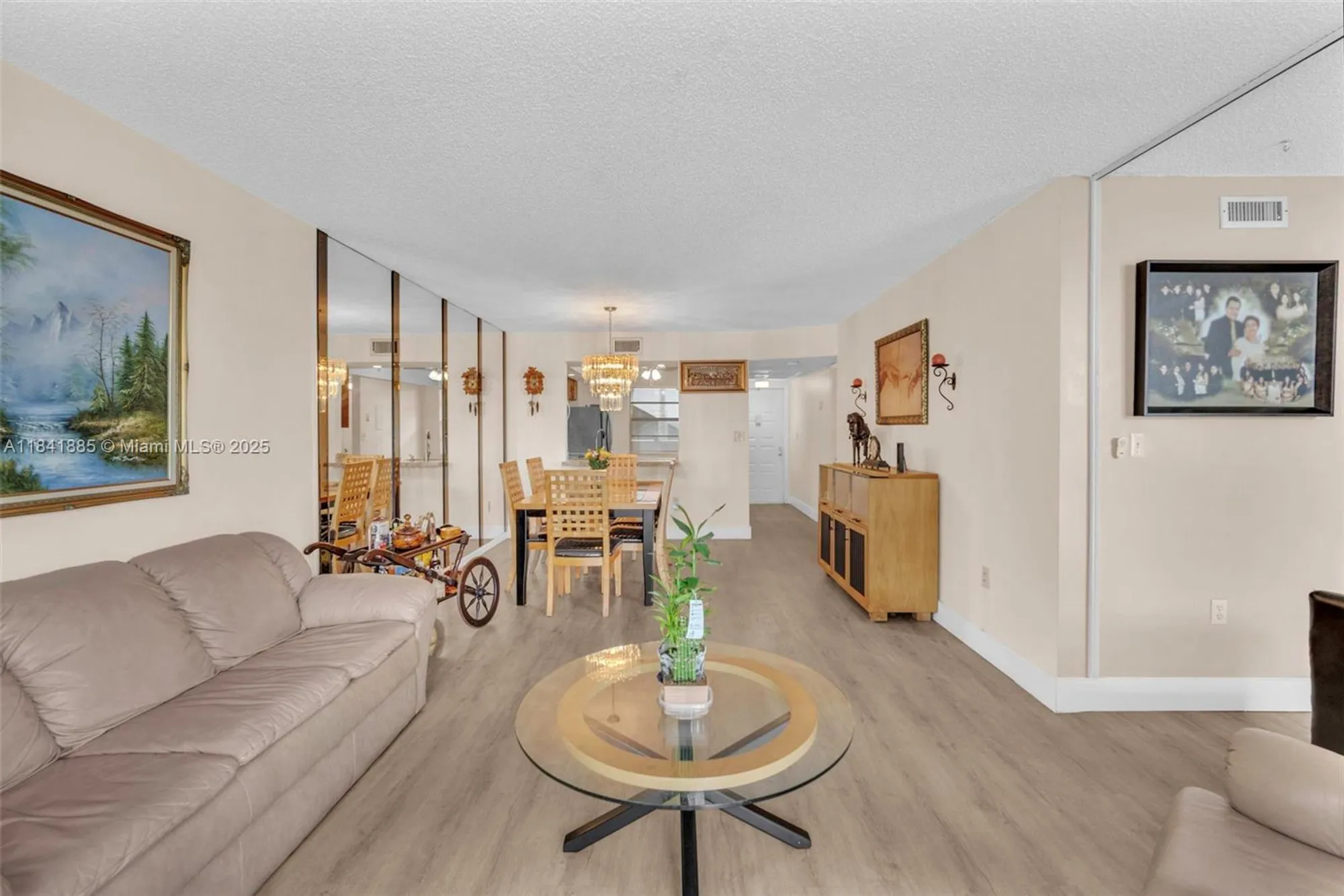 Property Slideshow image 9 of 32 | 1101 colony point cir 207, Pembroke Pines, FL, 33026