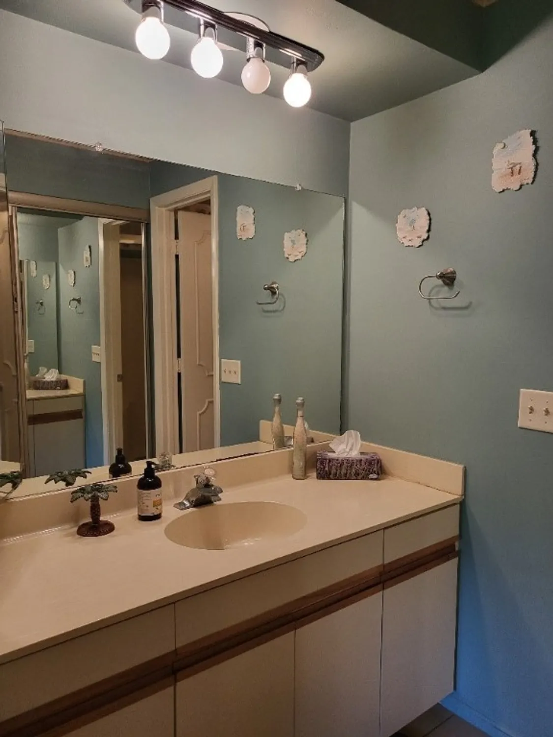 Property Slideshow image 14 of 20 | 12 plantation dr apt 206, Vero Beach, FL, 32966