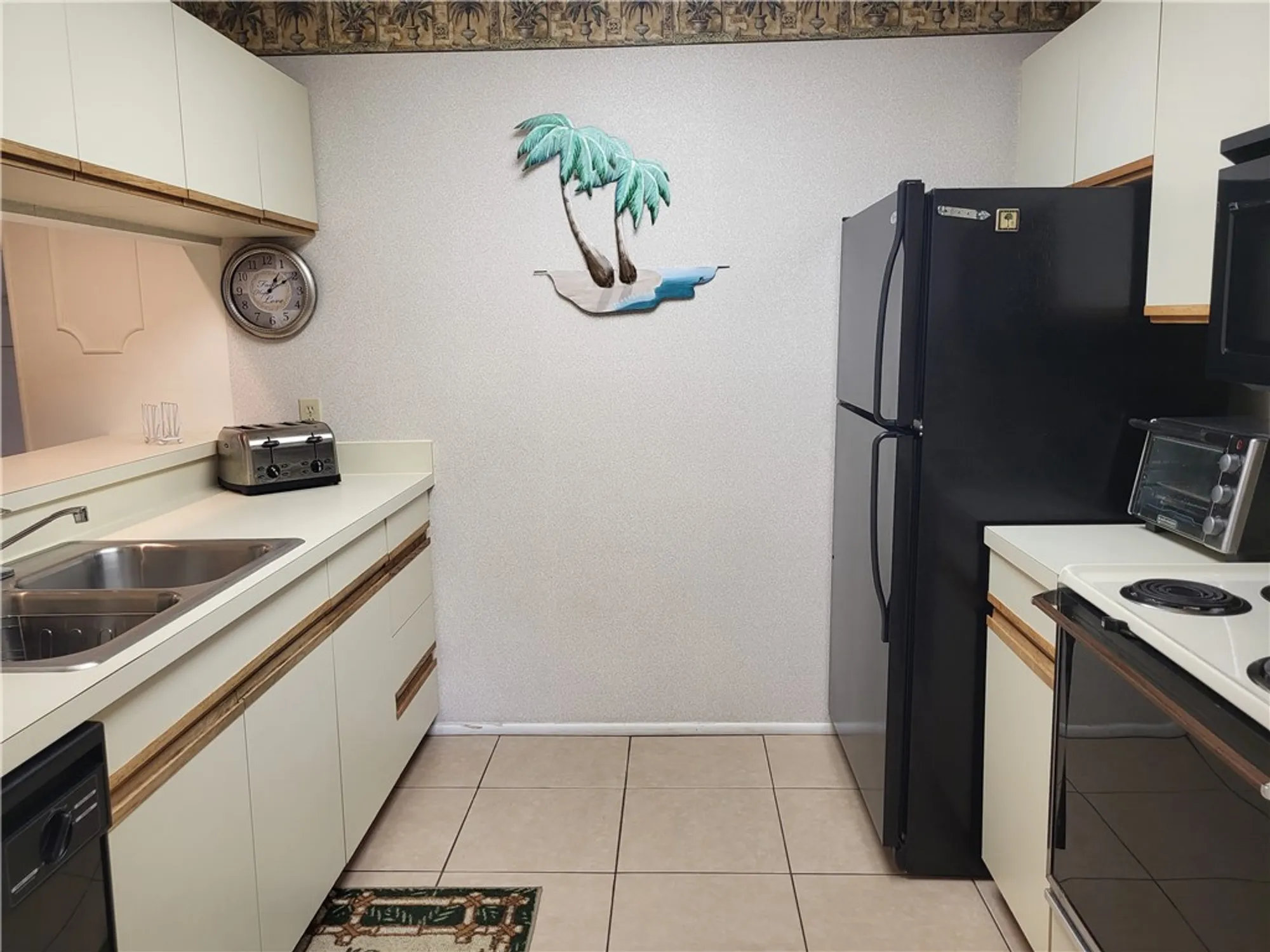 Property Slideshow image 4 of 20 | 12 plantation dr apt 206, Vero Beach, FL, 32966