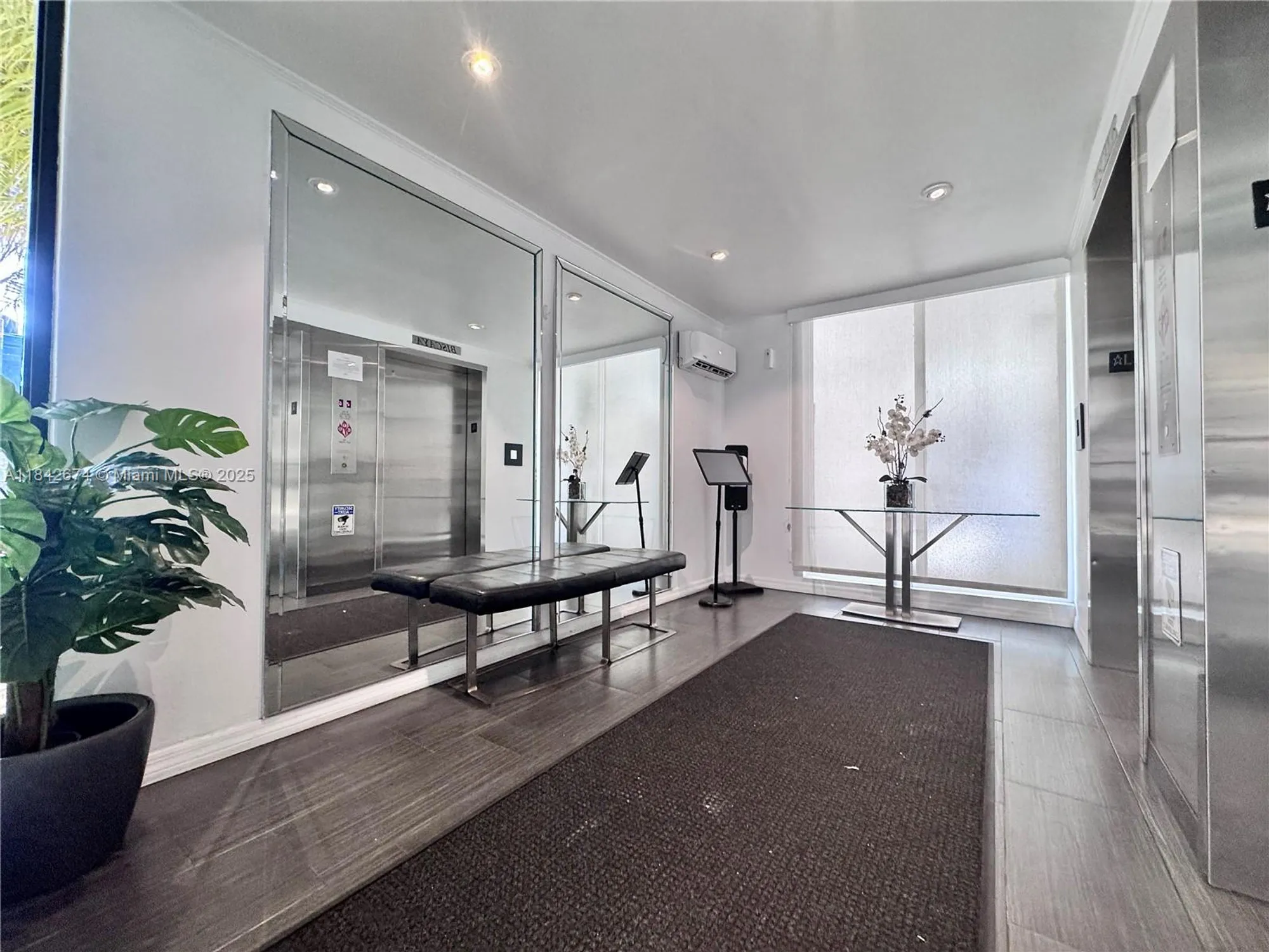 Property Slideshow image 14 of 17 | 20500 w country club dr 210, Aventura, FL, 33180