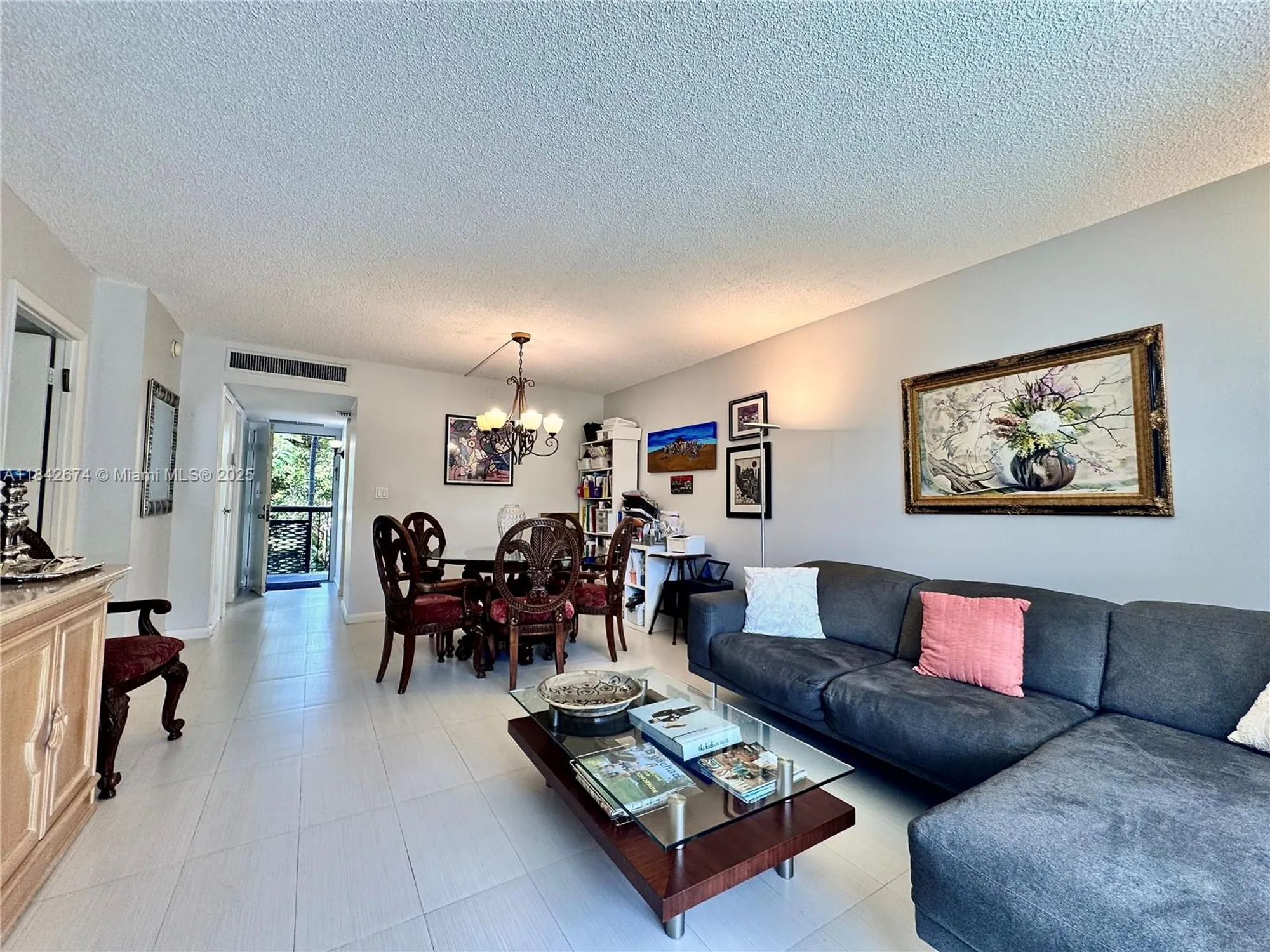 Property Slideshow image 3 of 17 | 20500 w country club dr 210, Aventura, FL, 33180