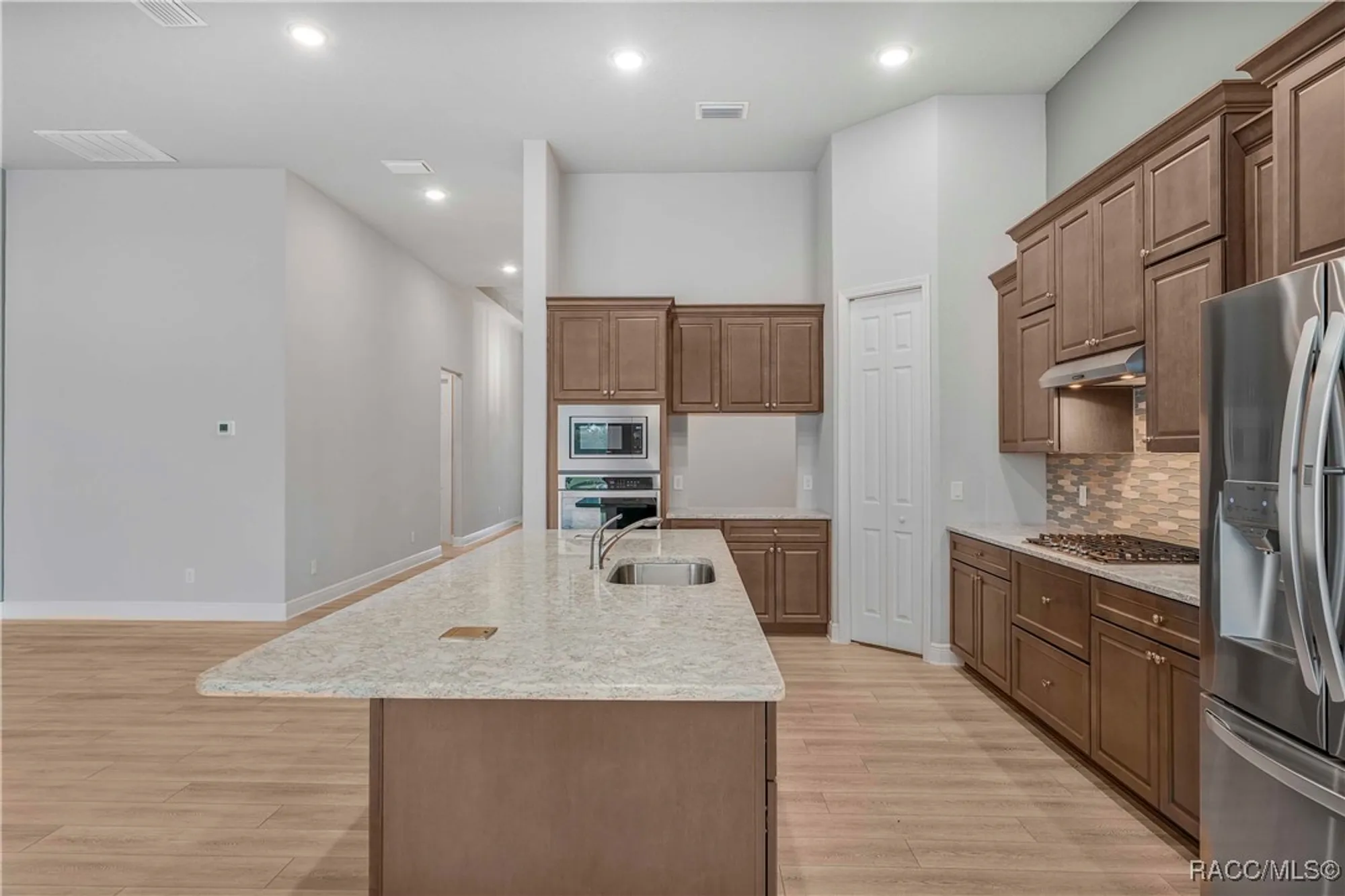 Property Slideshow image 11 of 53 | 1343 w greenmeadow path, Hernando, FL, 34442