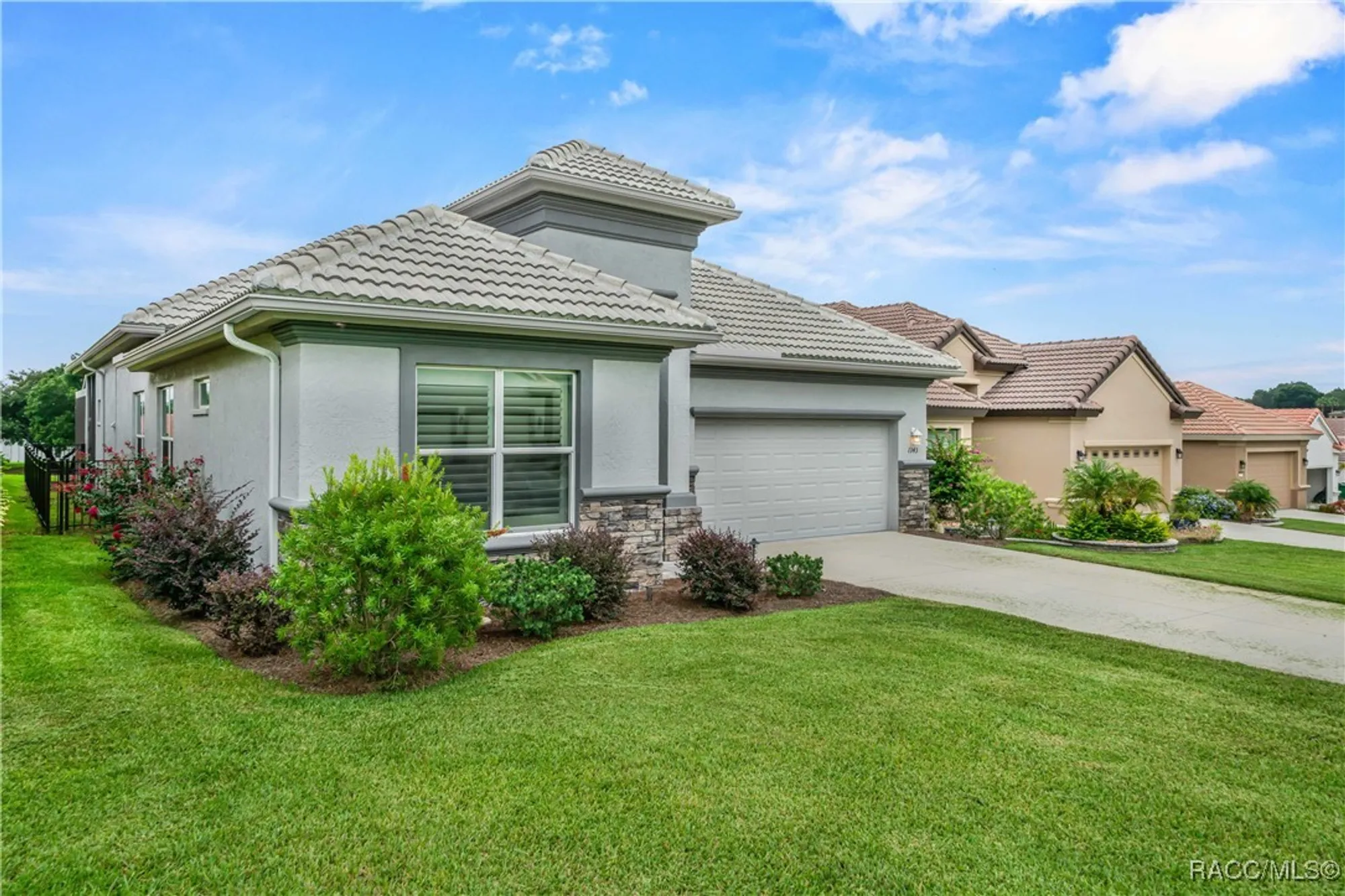 Property Slideshow image 3 of 53 | 1343 w greenmeadow path, Hernando, FL, 34442