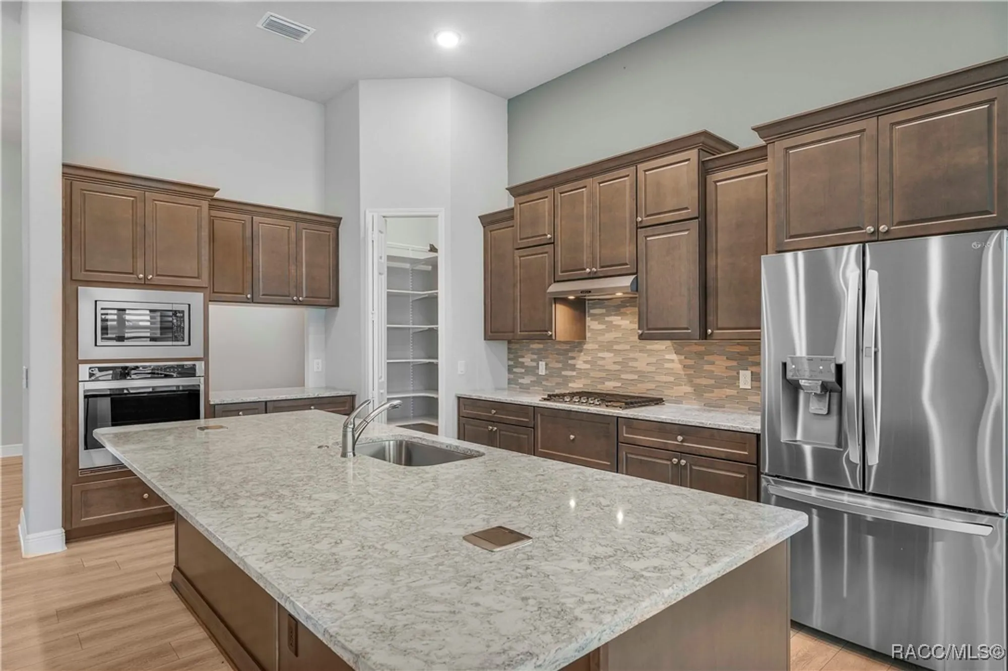 Property Slideshow image 9 of 53 | 1343 w greenmeadow path, Hernando, FL, 34442